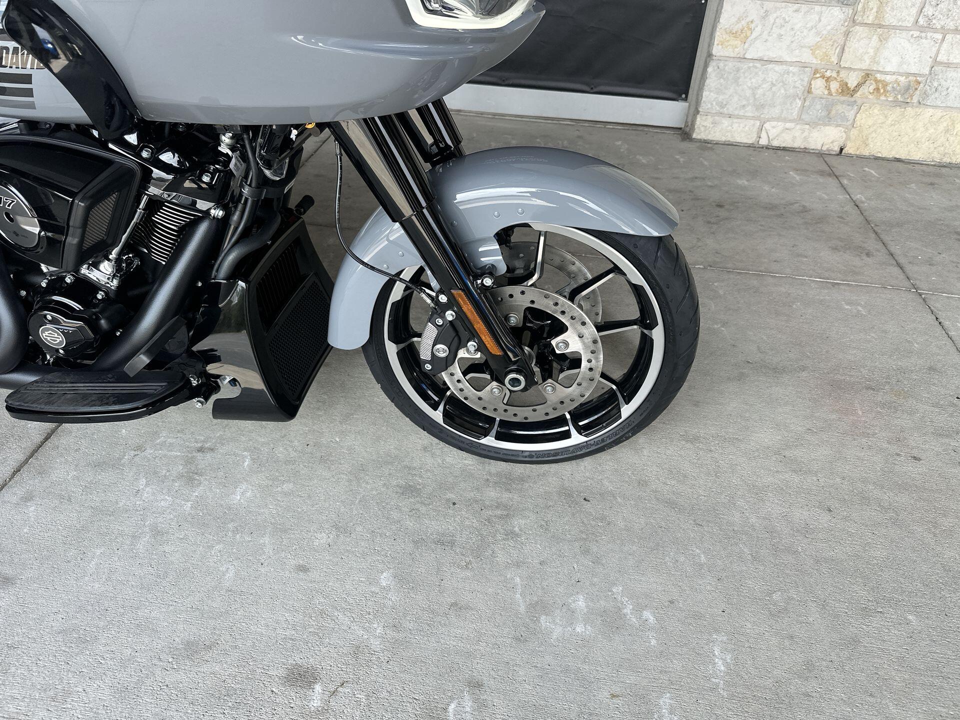 2026 Harley-Davidson® Road Glide 3 FLTRT, photo 12