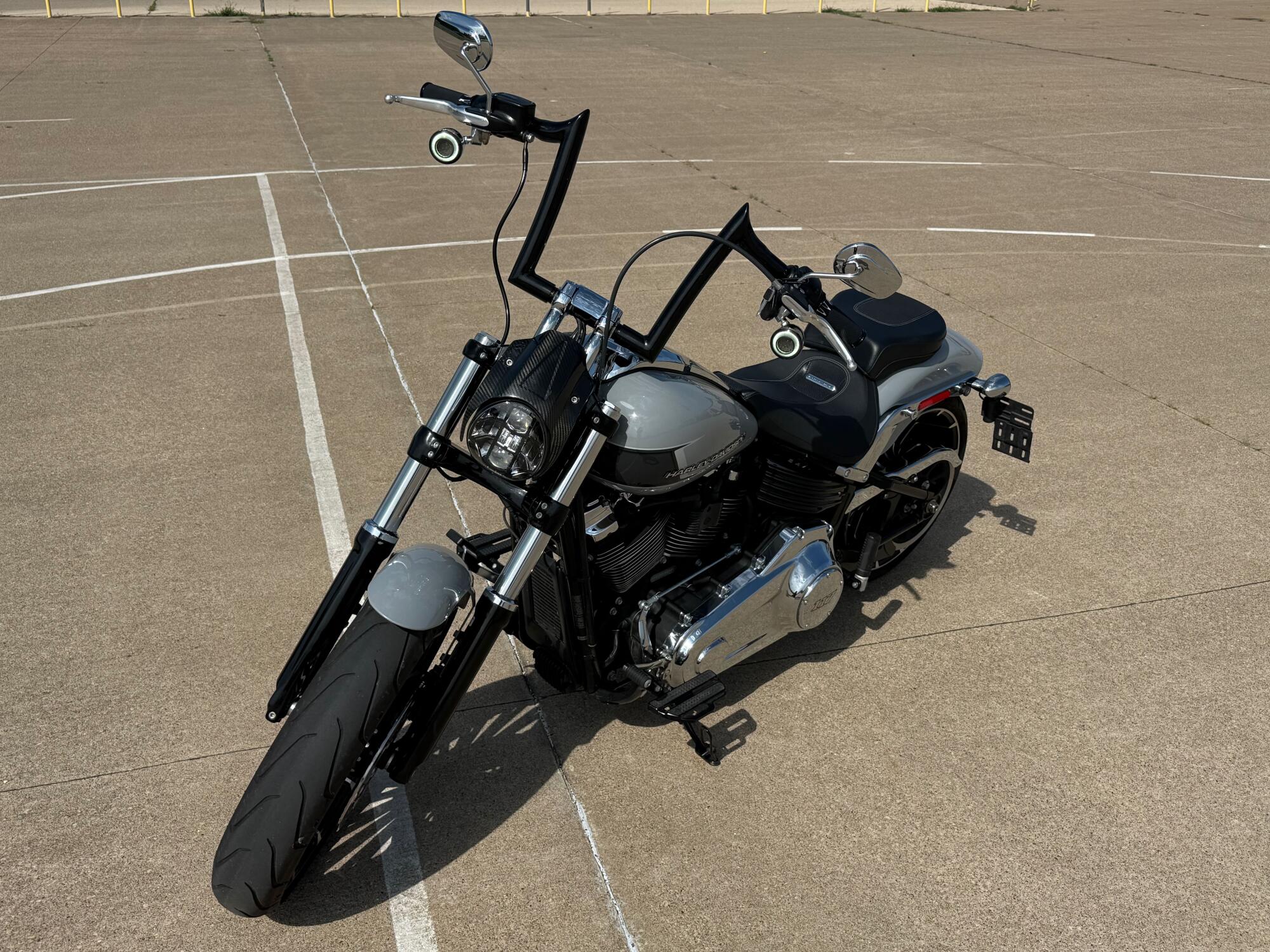 2024 Harley-Davidson® Breakout® 117 Billiard Gray, photo 4