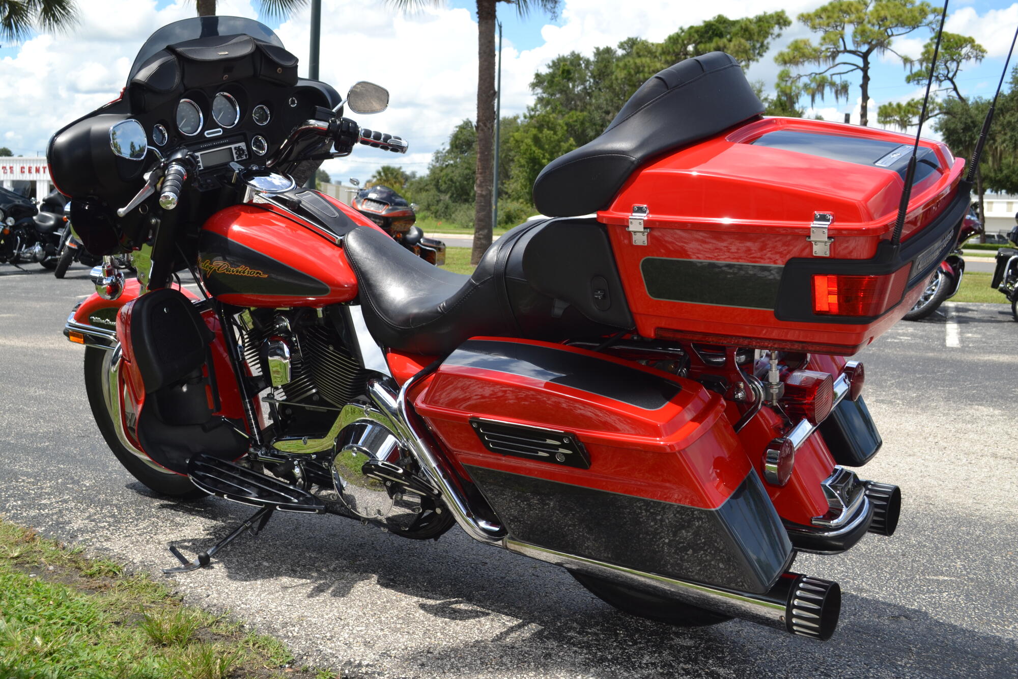 2006 Harley-Davidson® Electra Glide® Ultra Classic® - FLHTCU, photo 15