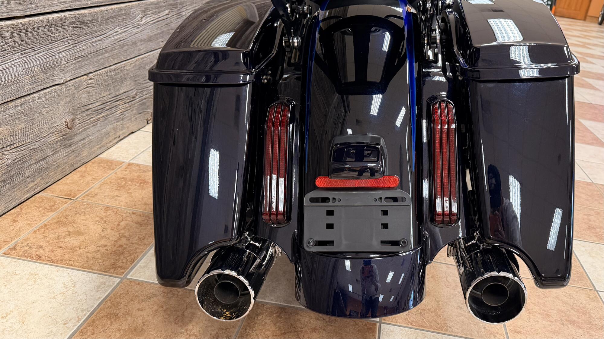 2017 Harley-Davidson® CVO™ Street Glide® Candy Cobalt/Indigo Ink with Mirror Chrome Aggressor Wheels, photo 6