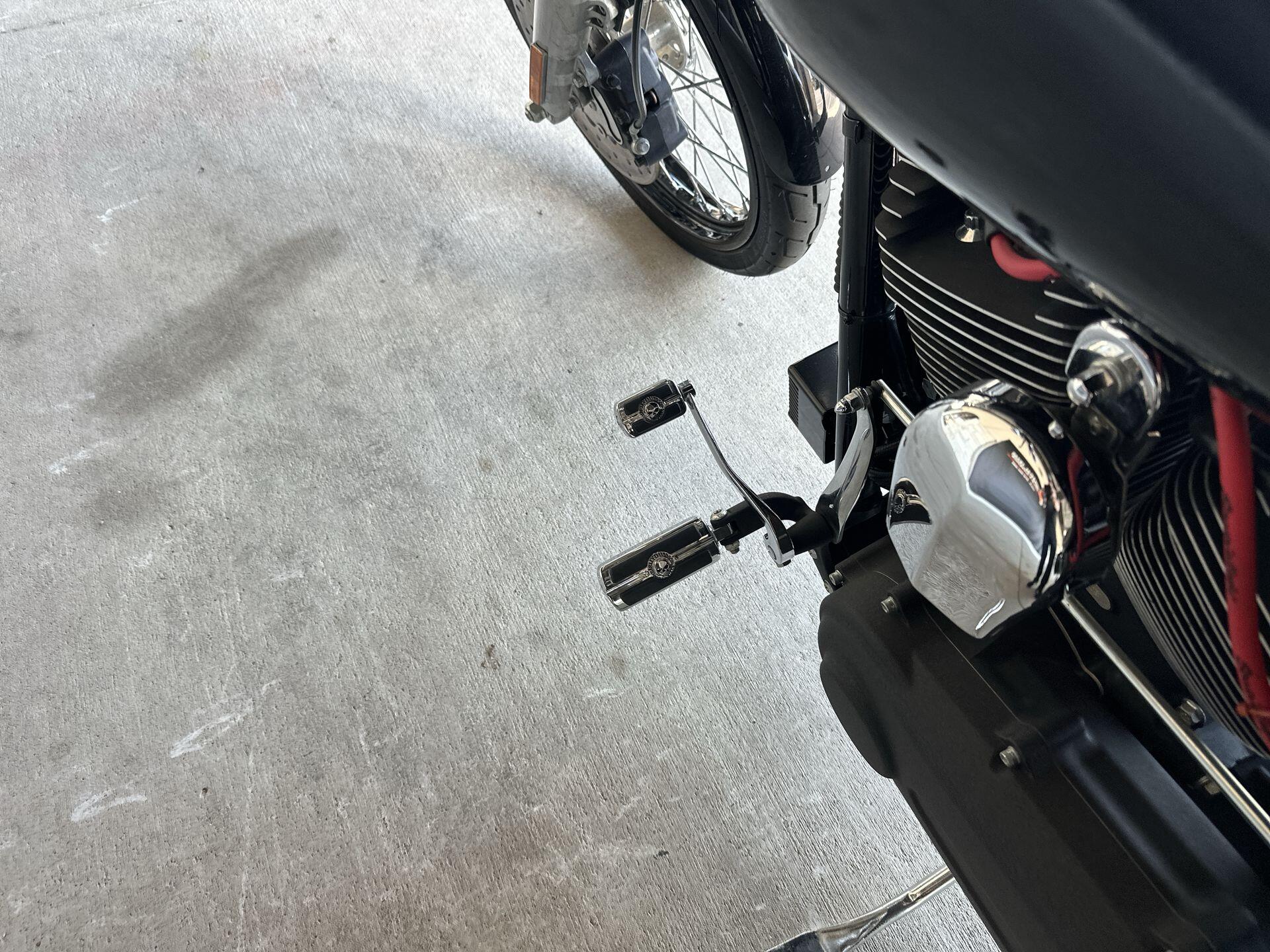 2010 Harley-Davidson® Wide Glide® FXDWG, photo 22