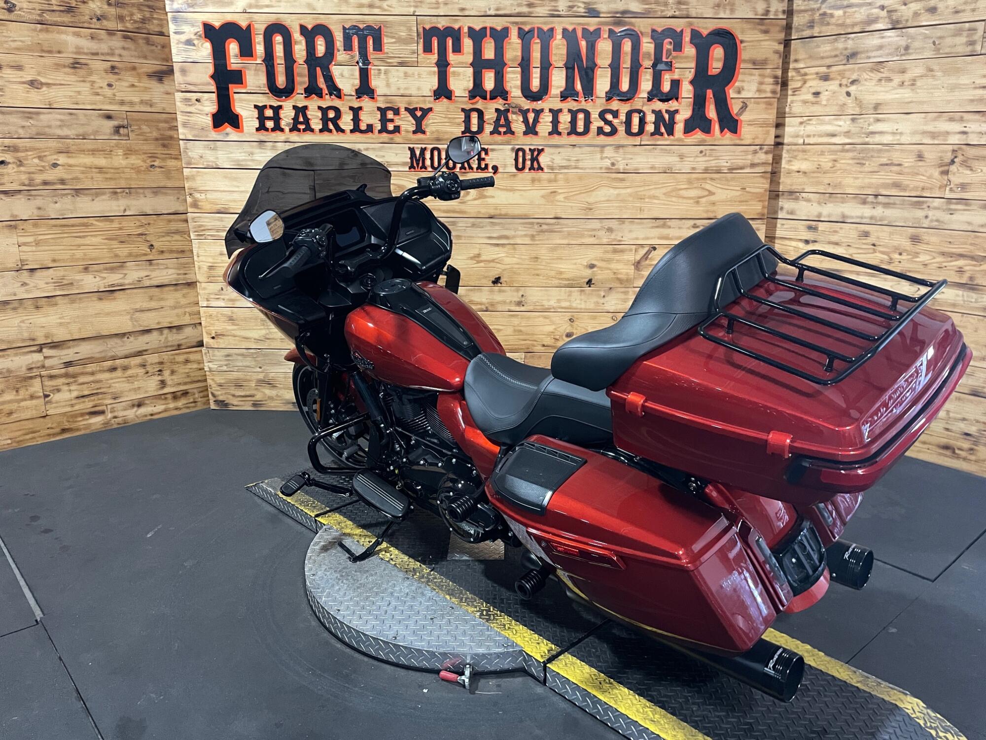 2025 Harley-Davidson® Road Glide® FLTRX, photo 11