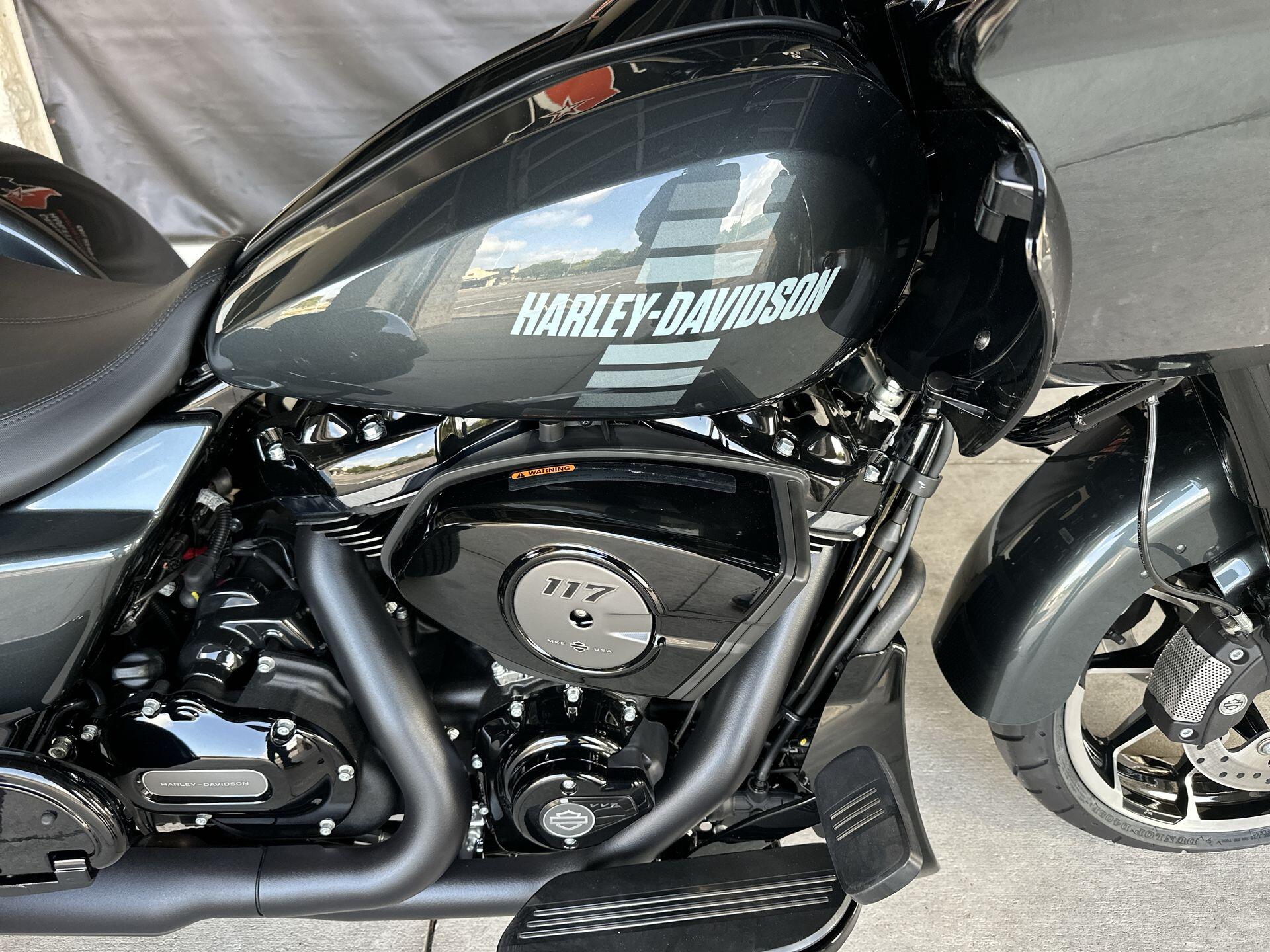 2026 Harley-Davidson® Road Glide 3 FLTRT, photo 14