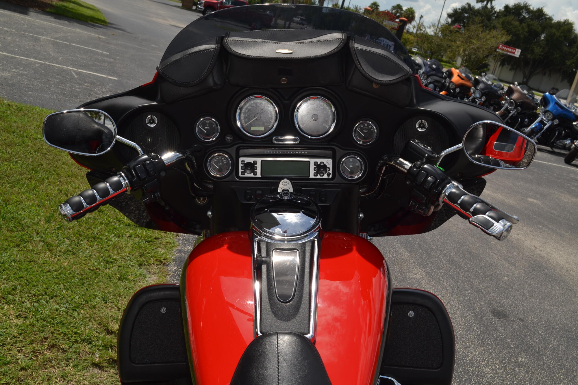 2006 Harley-Davidson® Electra Glide® Ultra Classic® - FLHTCU, photo 10