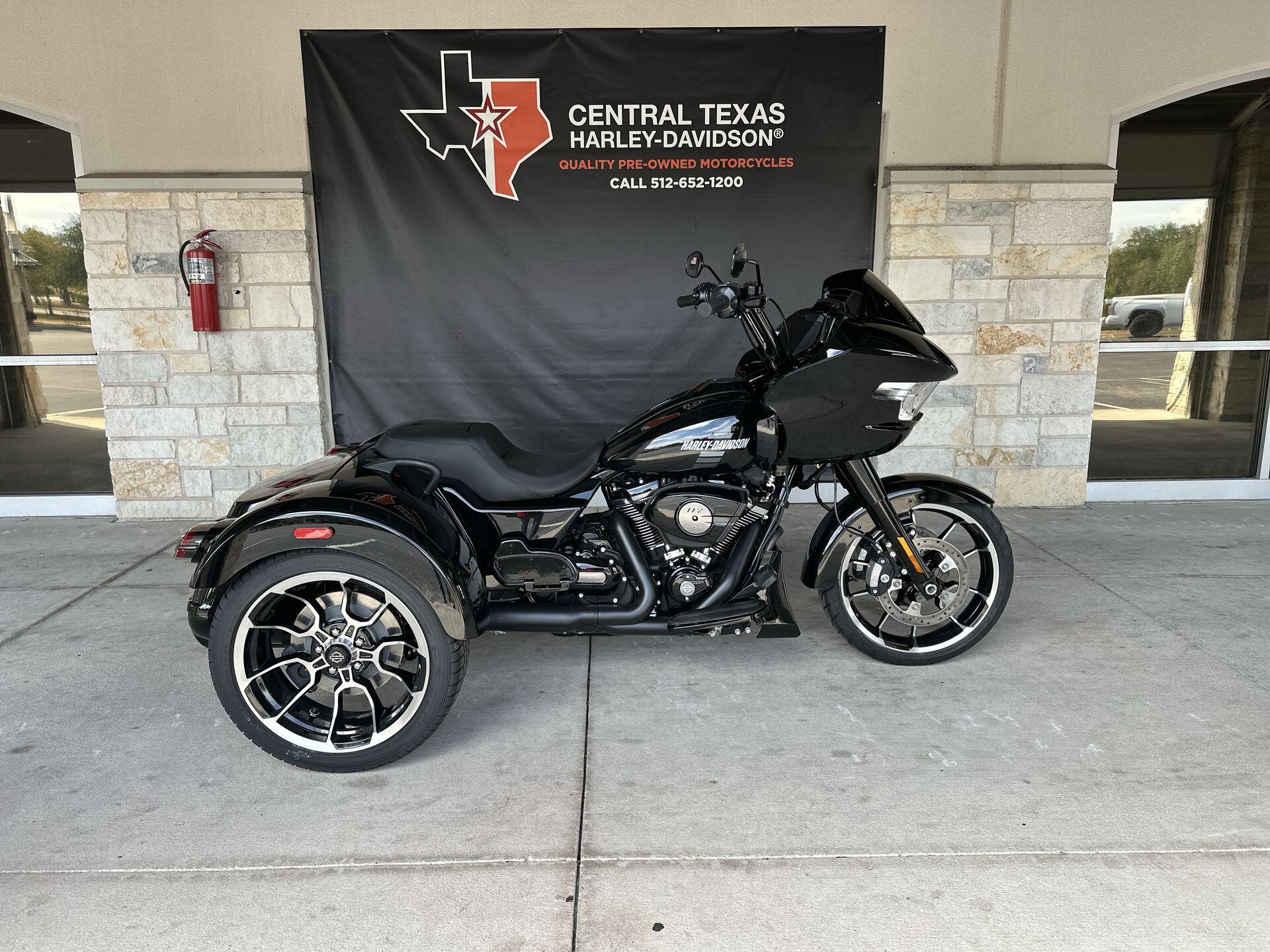 2026 Harley-Davidson® Road Glide 3 FLTRT, photo 3