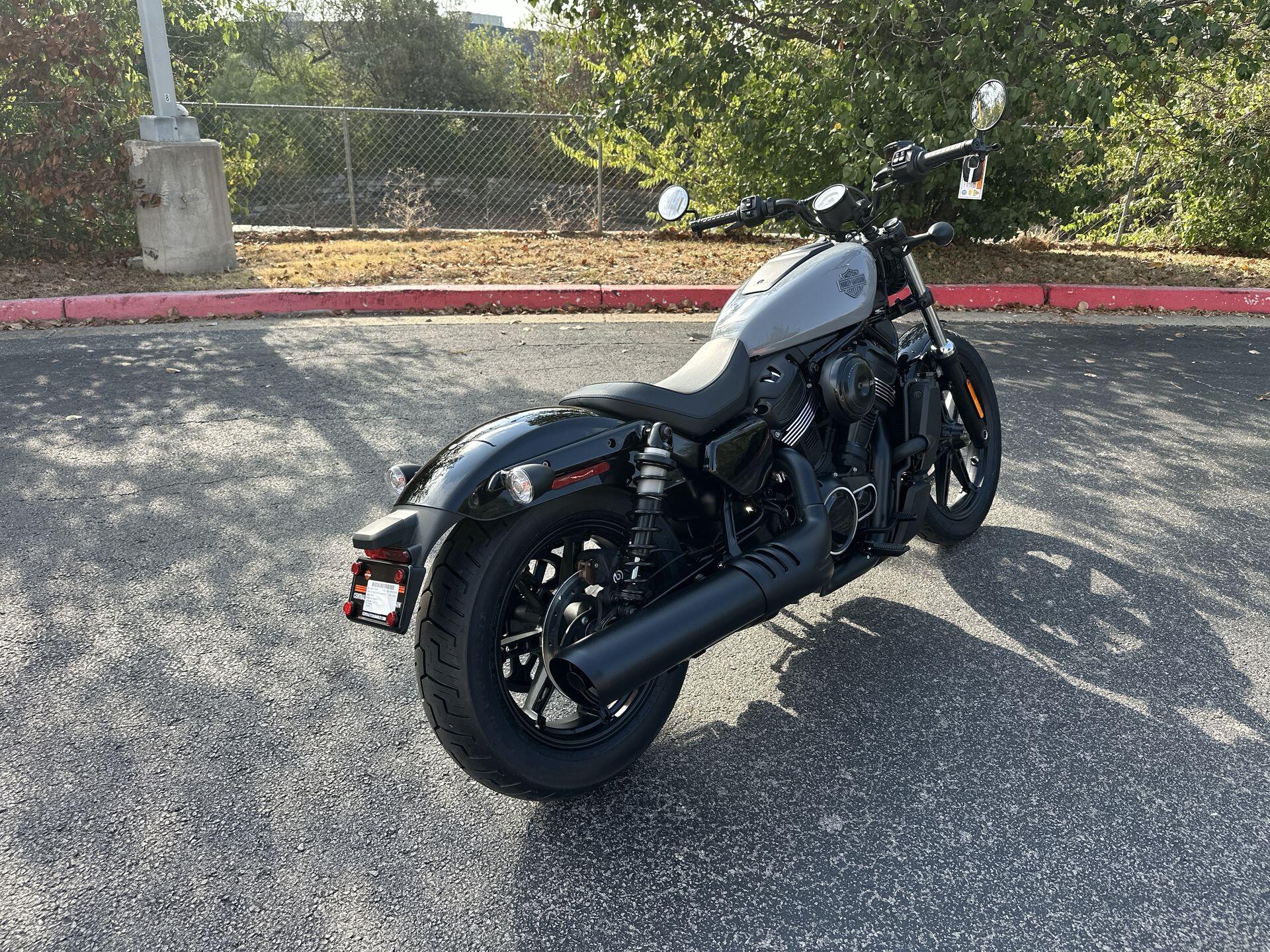 2026 Harley-Davidson® Nightster® RH975, photo 10