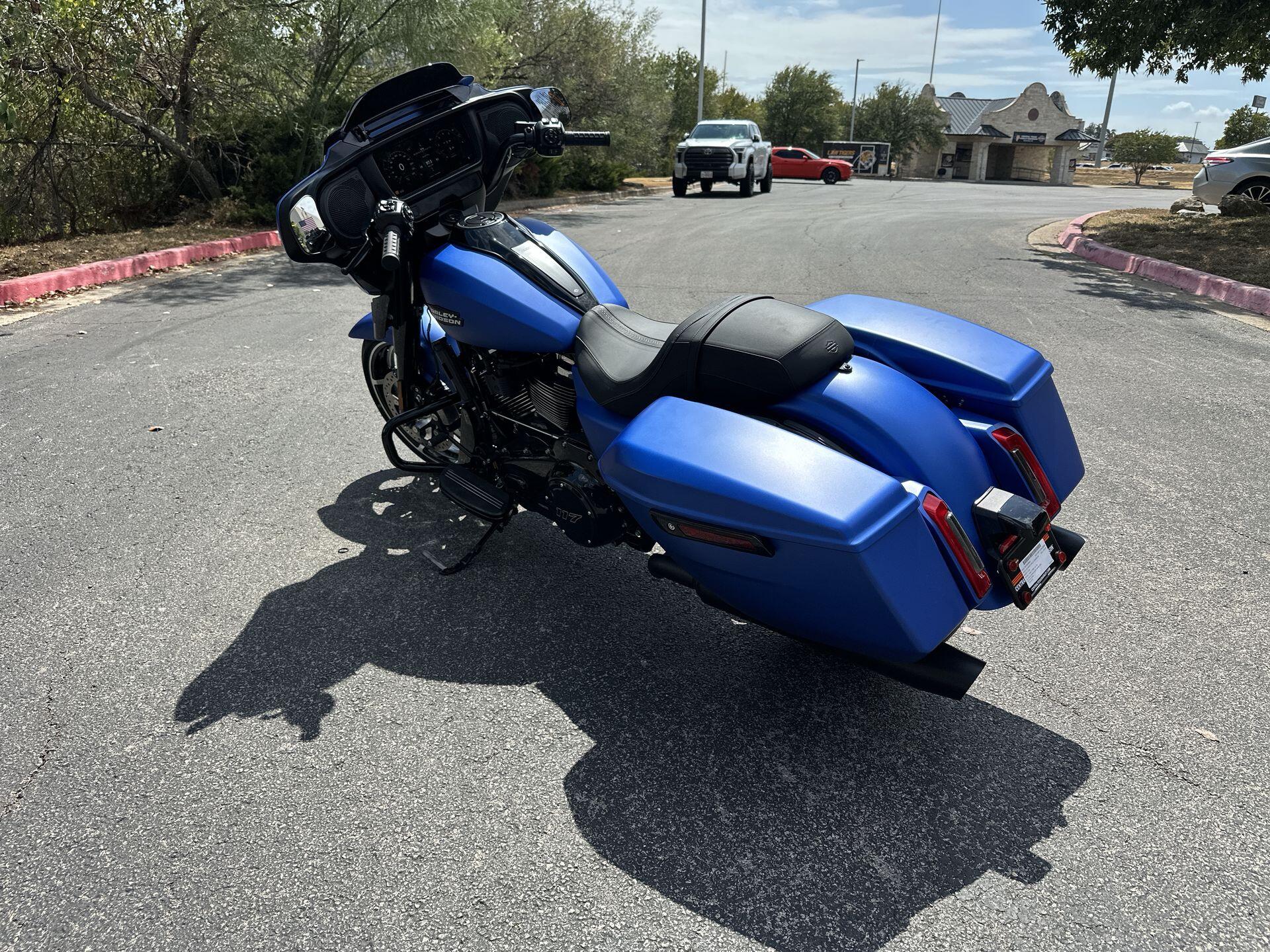 2026 Harley-Davidson® Street Glide® FLHX, photo 8
