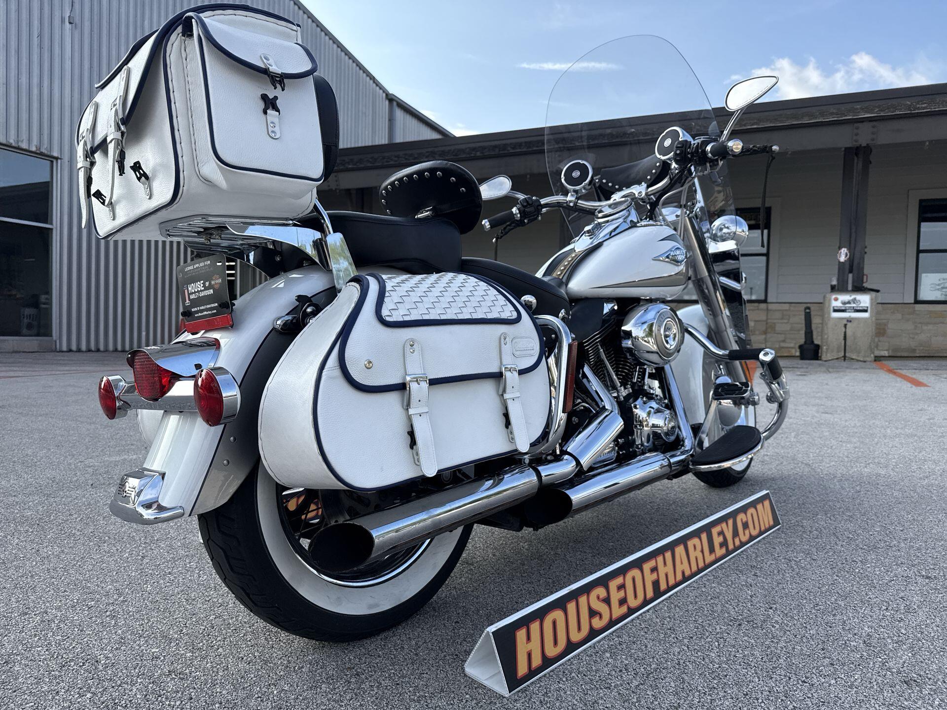 2009 Harley-Davidson® Heritage Softail® Classic Two-Tone White Gold Pearl/Pewter Pearl, photo 17