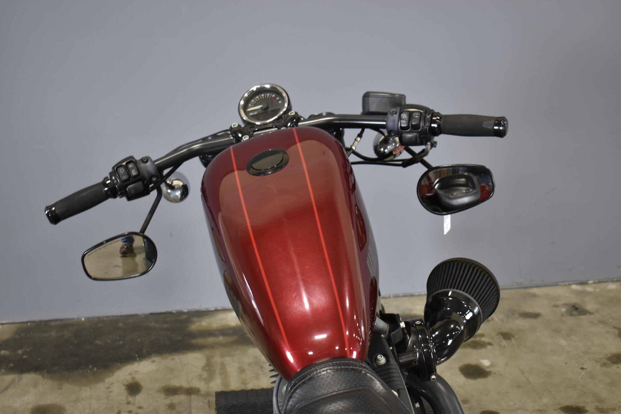 2016 Harley-Davidson® Roadster™ Velocity Red Sunglo & Red Pinstripe, photo 8