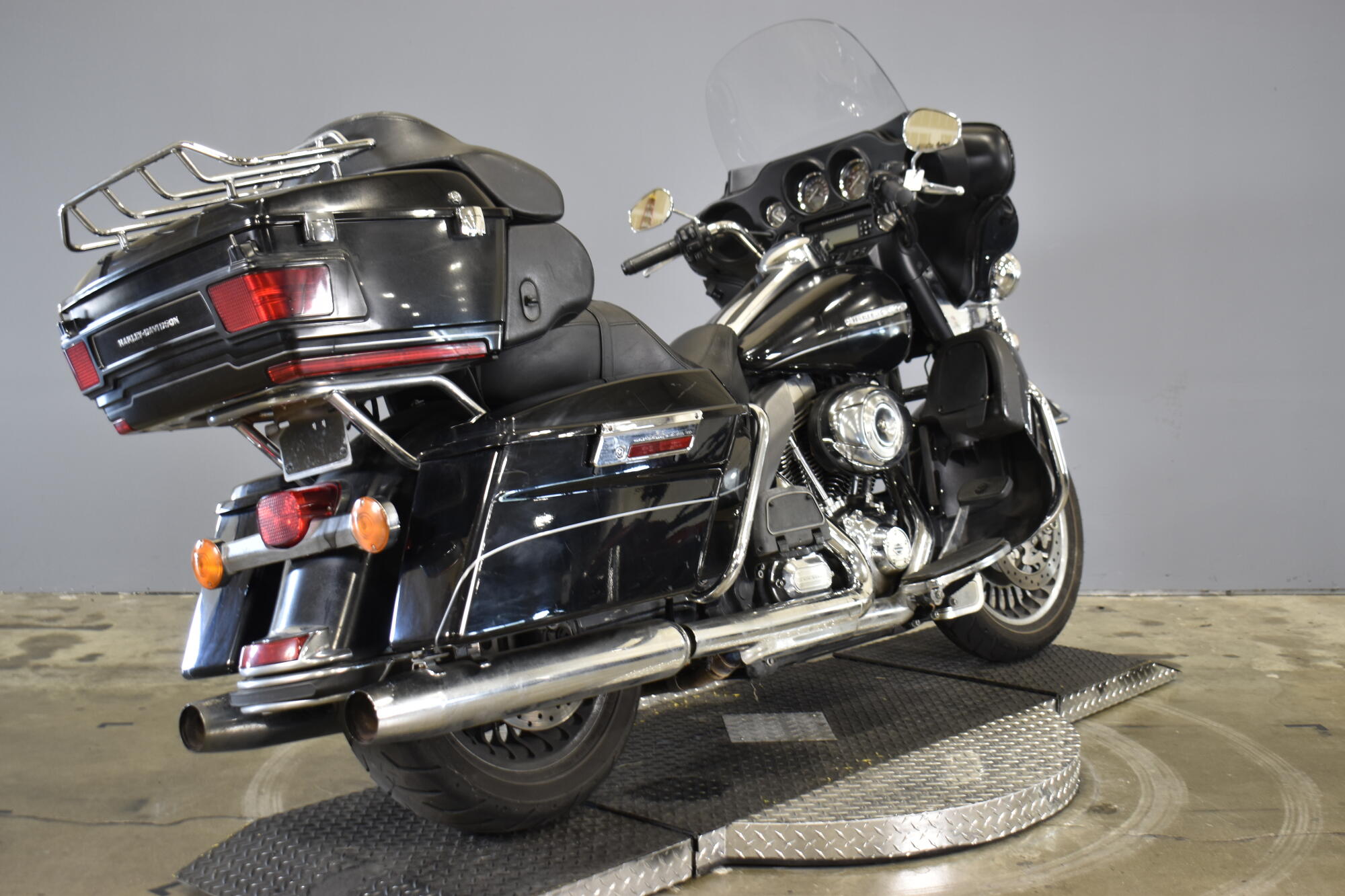 2013 Harley-Davidson® Electra Glide® Ultra Limited Black, photo 9
