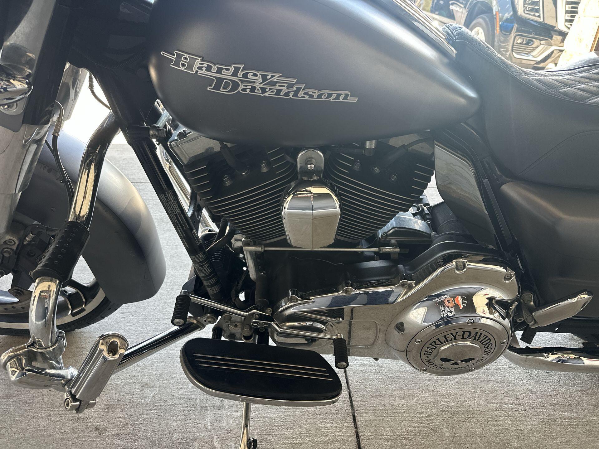 2016 Harley-Davidson® Street Glide® Special FLHXS, photo 13