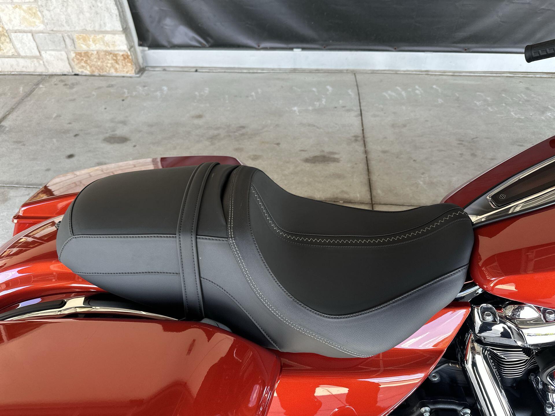 2024 Harley-Davidson® Street Glide® FLHX, photo 15