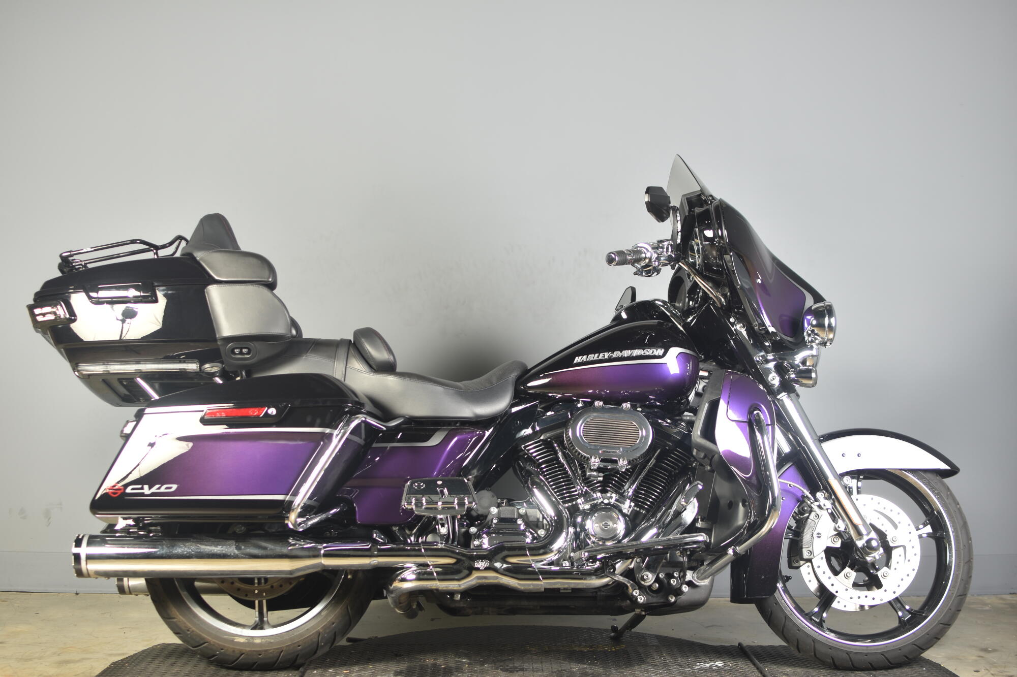2021 Harley-Davidson® CVO™ Limited Royal FLHTKSE | Old Glory