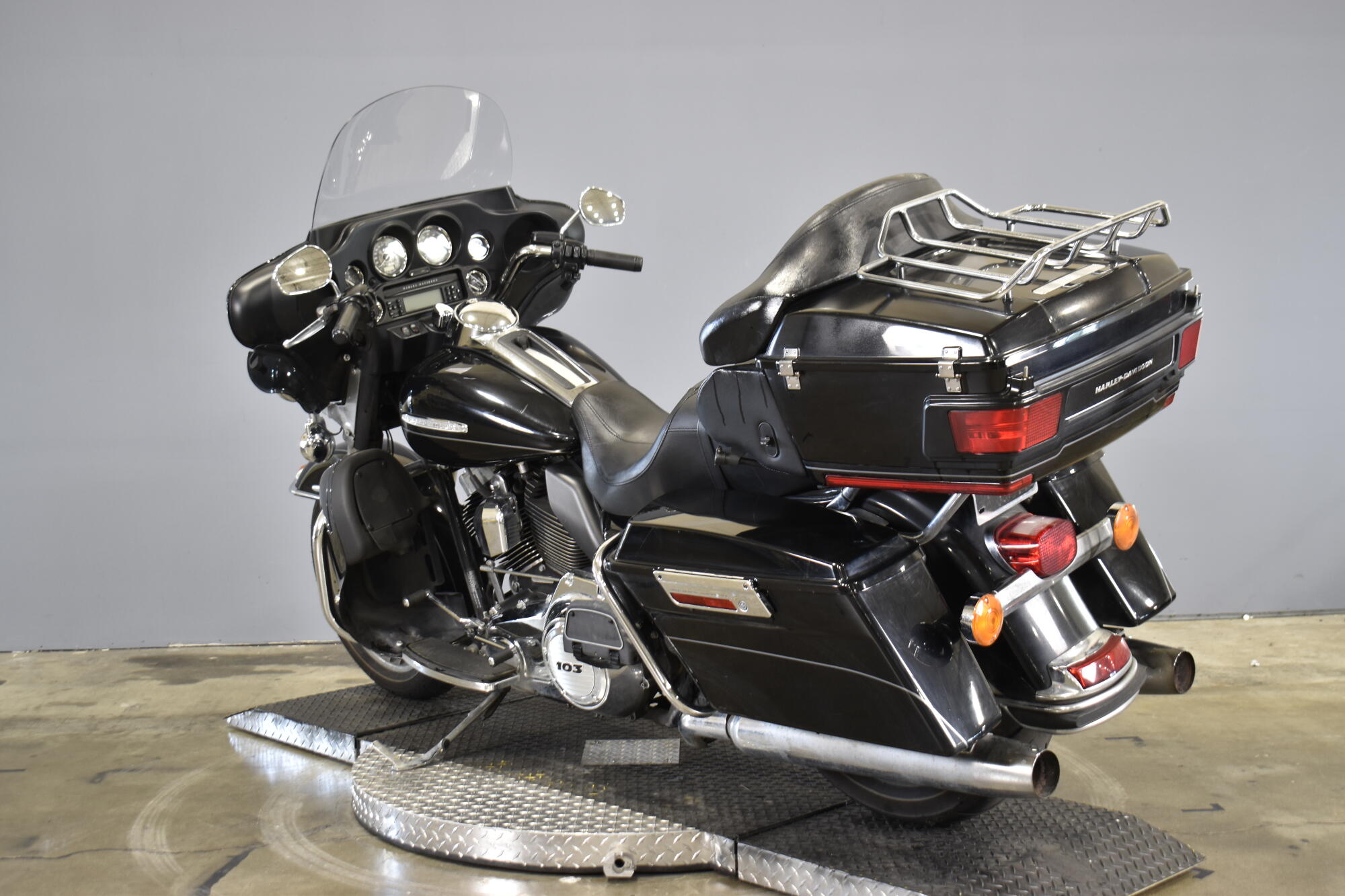 2013 Harley-Davidson® Electra Glide® Ultra Limited Black, photo 6