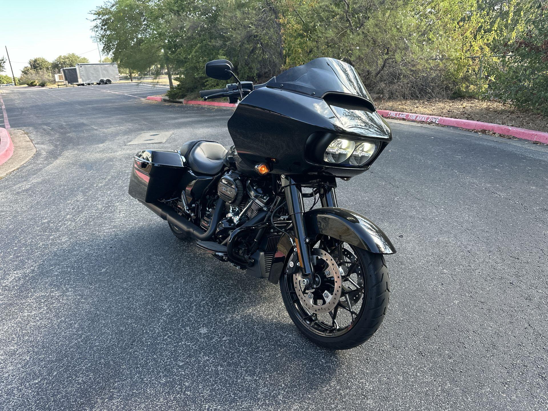 2021 Harley-Davidson® Road Glide® Special FLTRXS, photo 4