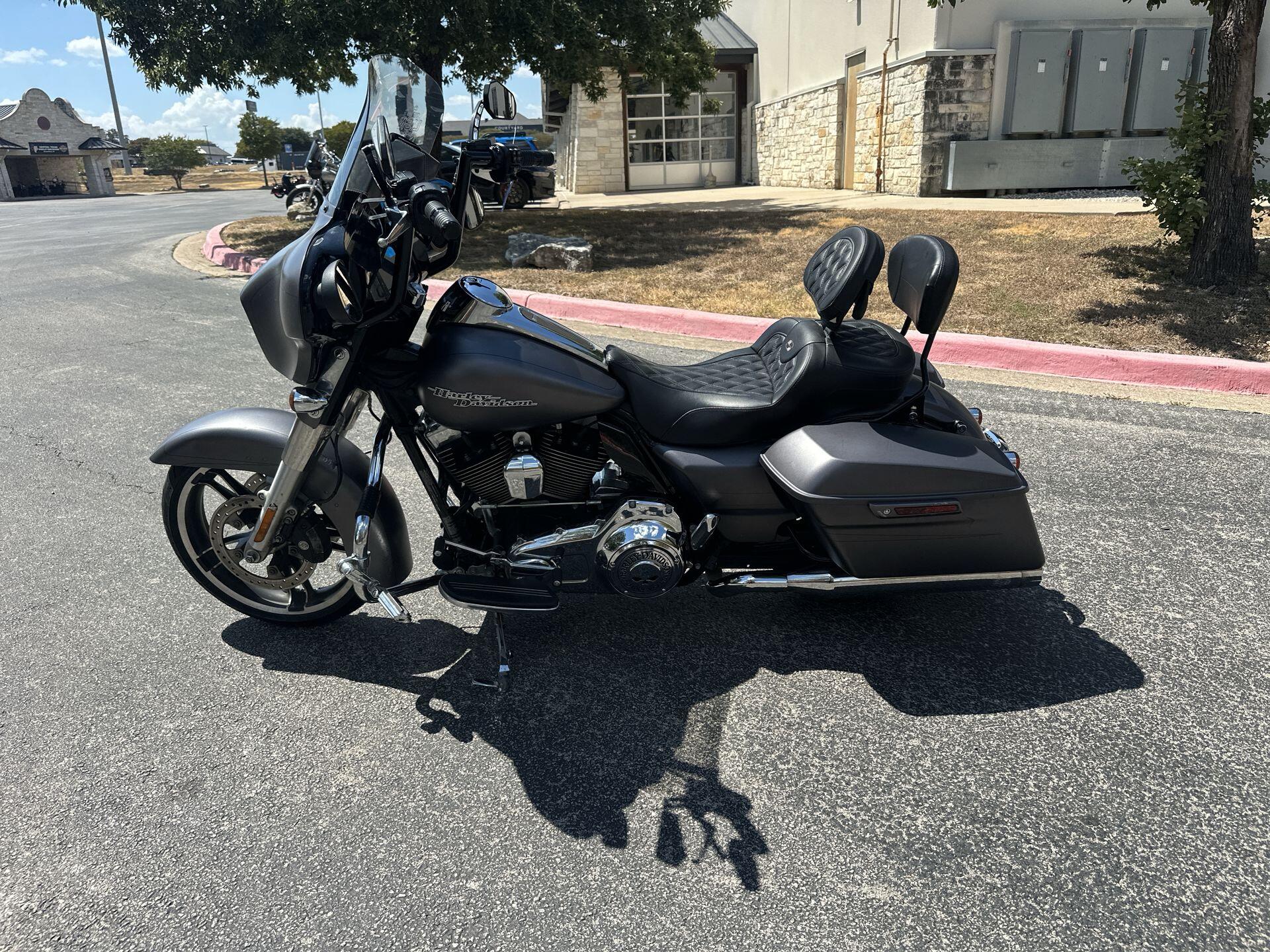 2016 Harley-Davidson® Street Glide® Special FLHXS, photo 8