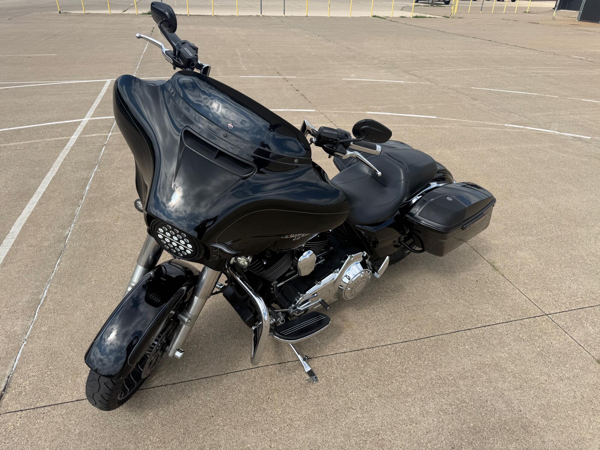 2015 Harley-Davidson® Street Glide® Special Vivid Black, photo 4