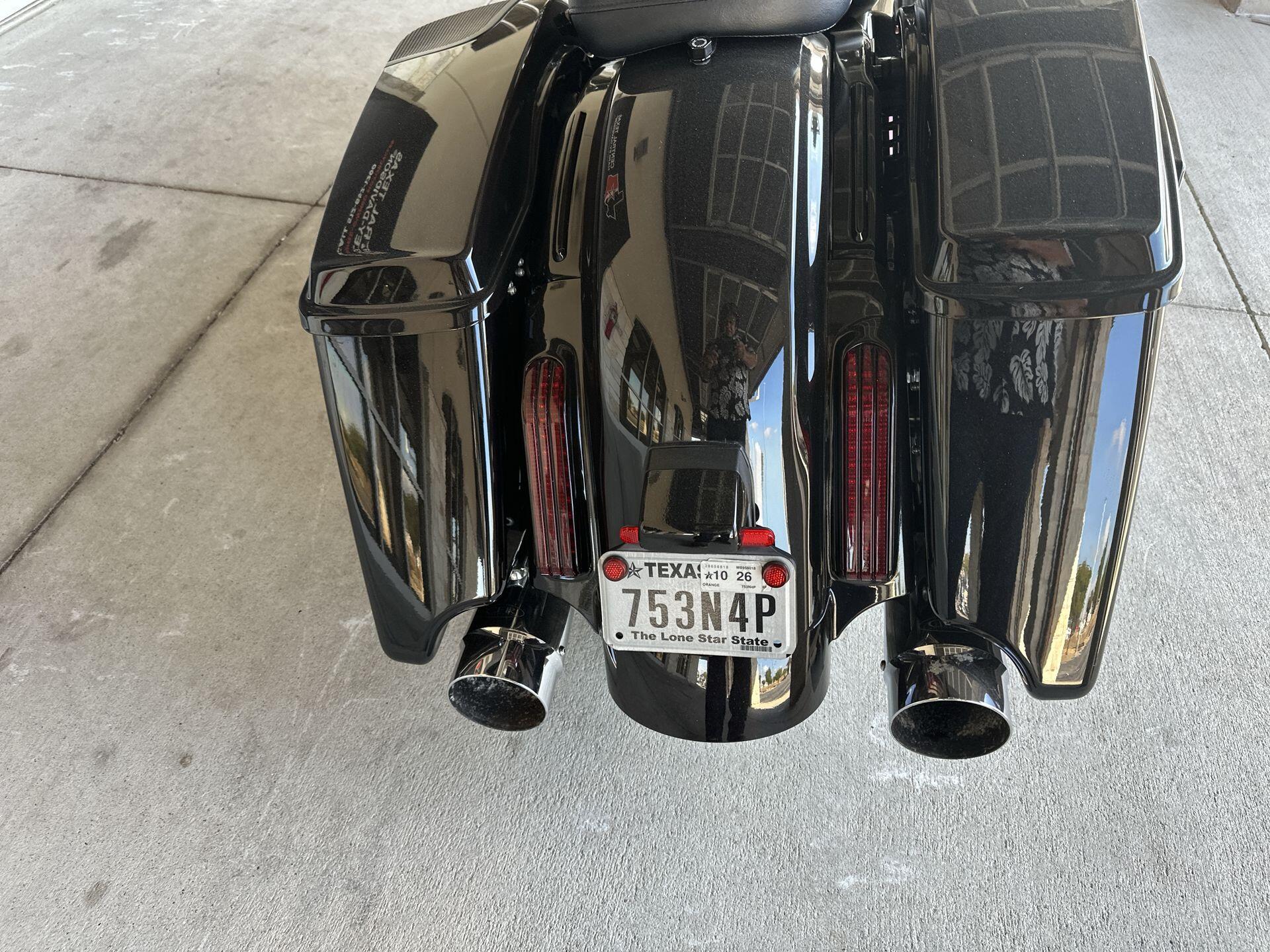 2021 Harley-Davidson® CVO™ Street Glide® FLHXSE, photo 16