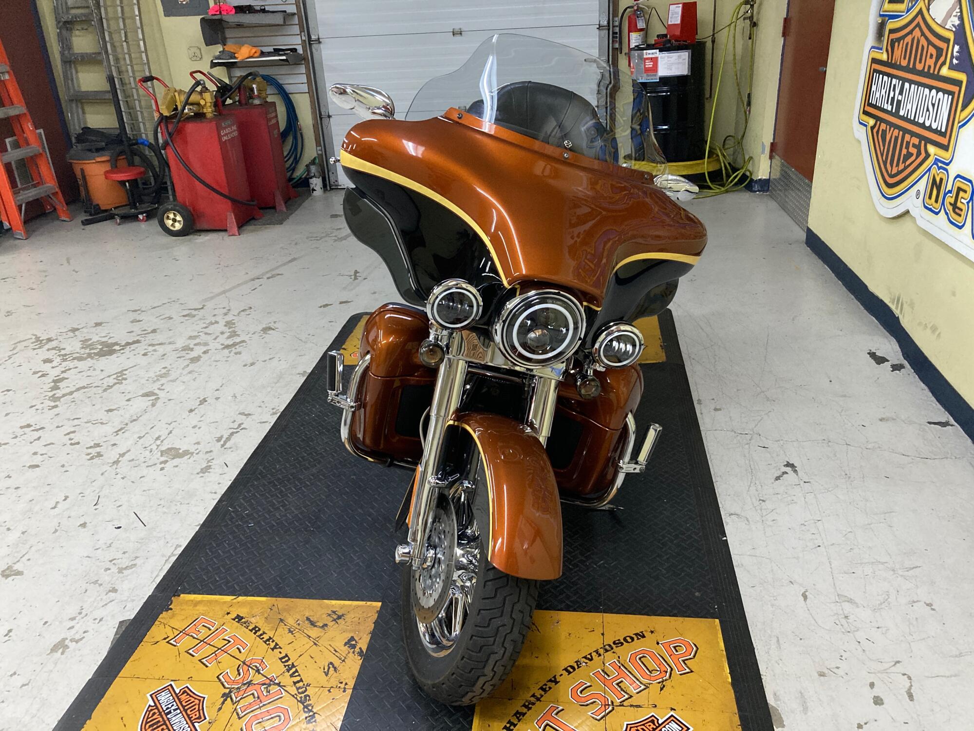 2008 Harley-Davidson® Screamin’ Eagle Ultra Classic Electra Glide Anniversary Copper Pearl/Black Ony, photo 3