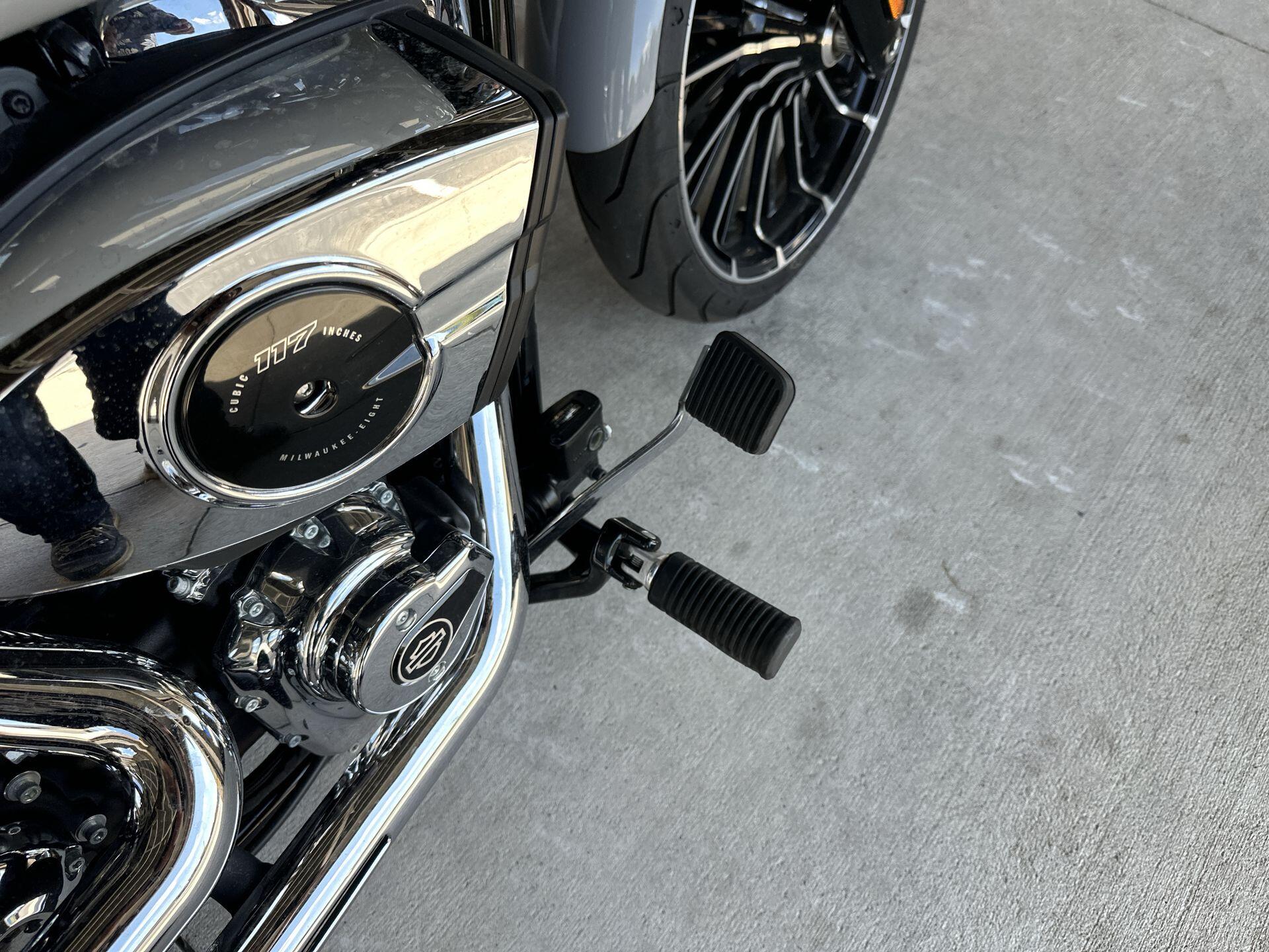 2025 Harley-Davidson® Breakout™ FXBR, photo 17