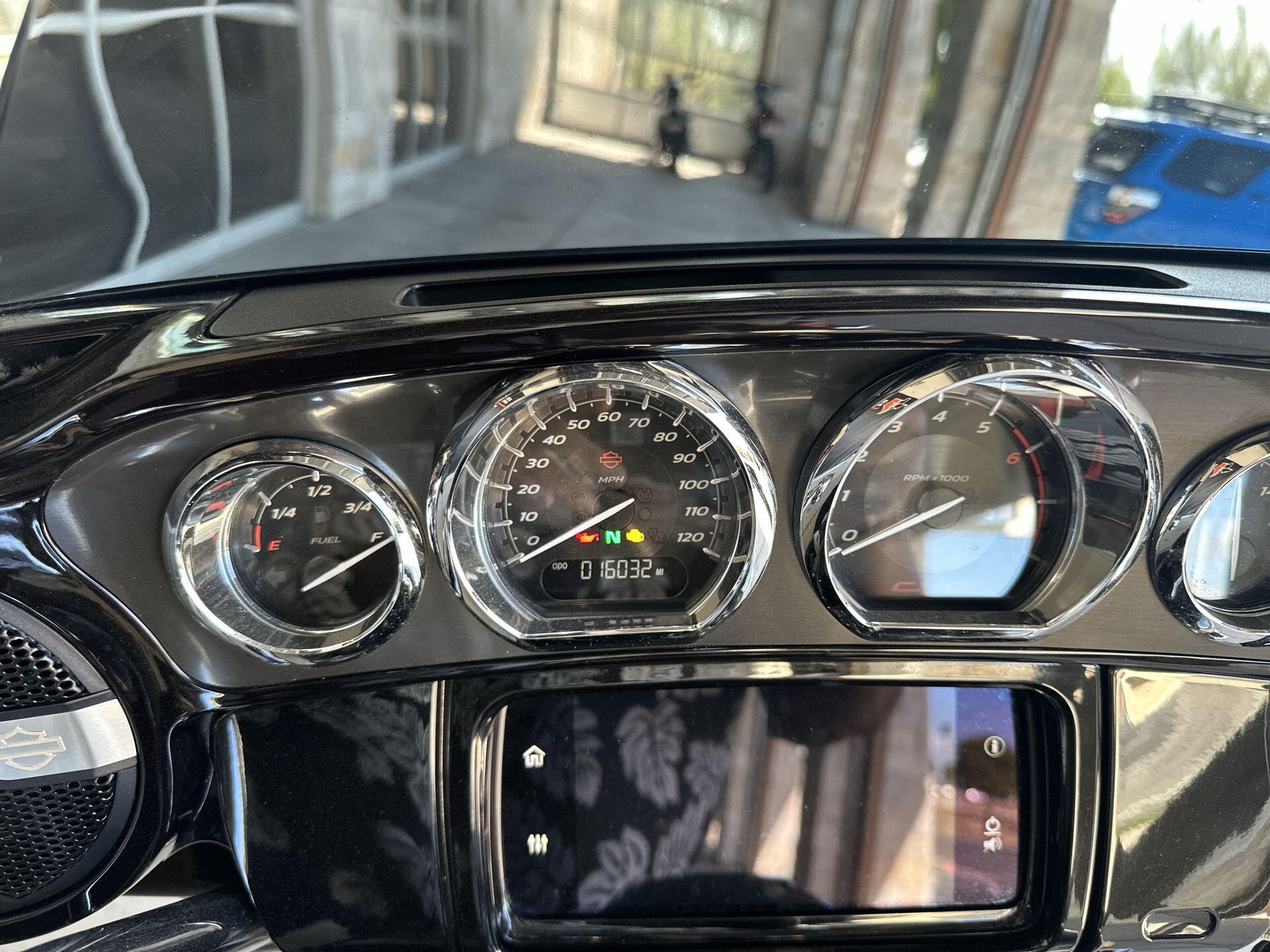 2021 Harley-Davidson® CVO™ Street Glide® FLHXSE, photo 23