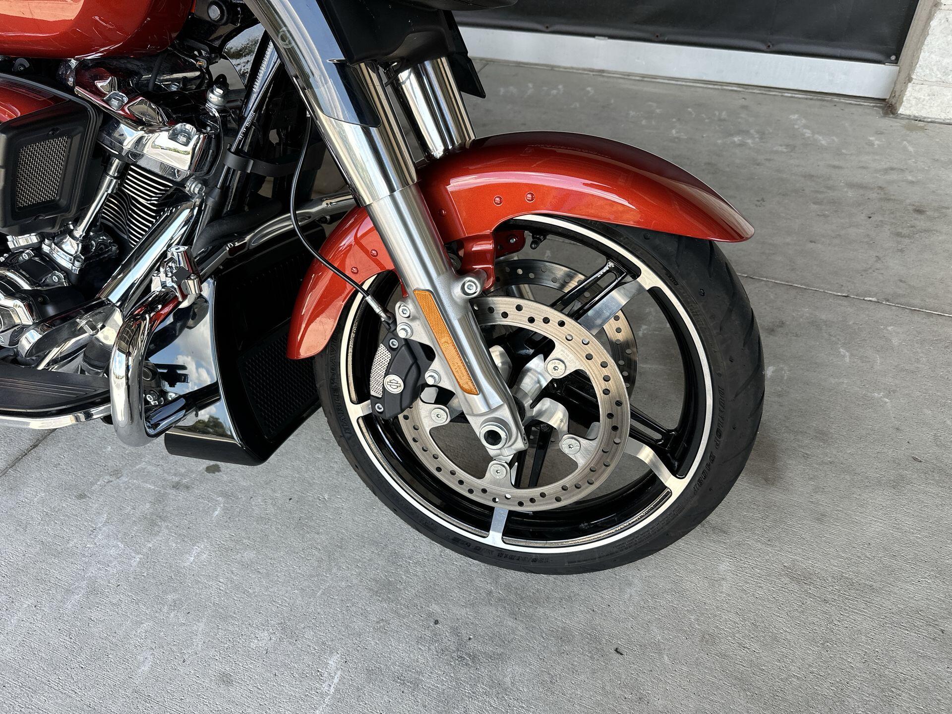 2024 Harley-Davidson® Street Glide® FLHX, photo 12
