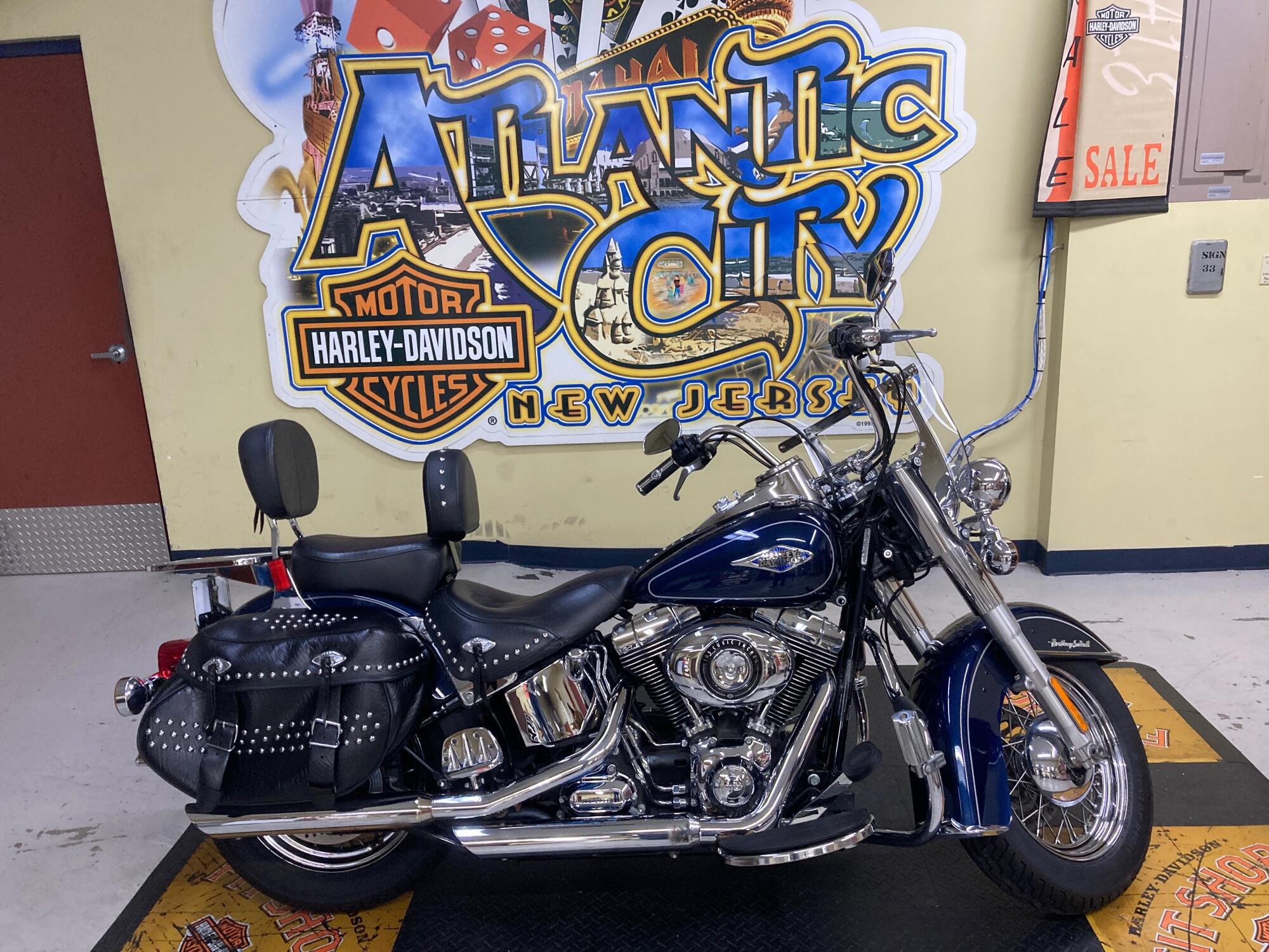 2012 Harley-Davidson® Heritage Softail® Classic Big Blue Pearl FLSTC
