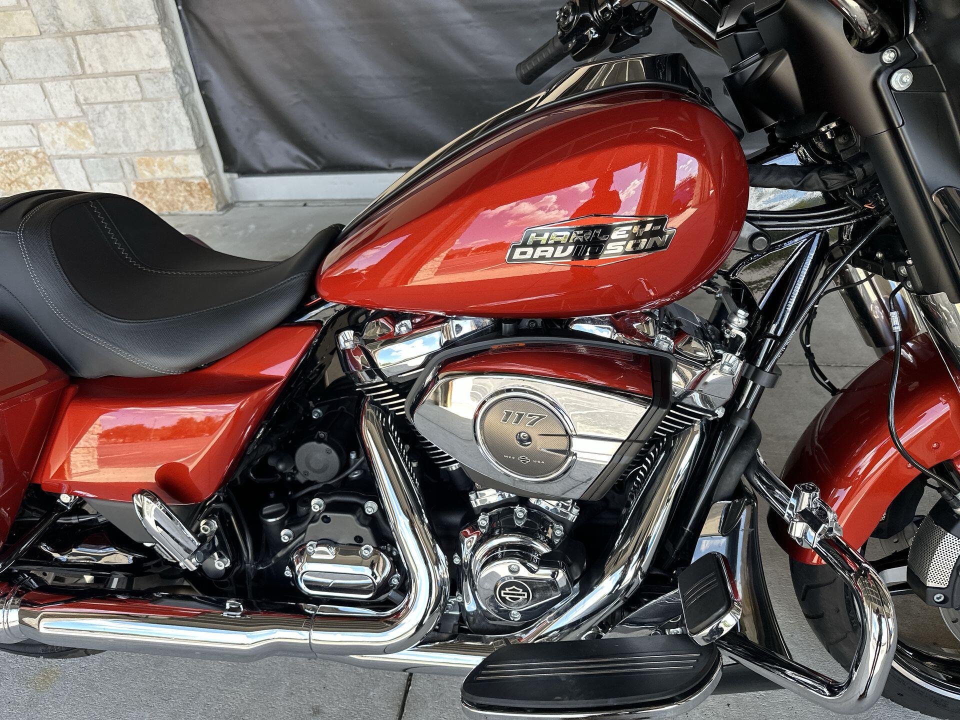 2024 Harley-Davidson® Street Glide® FLHX, photo 14