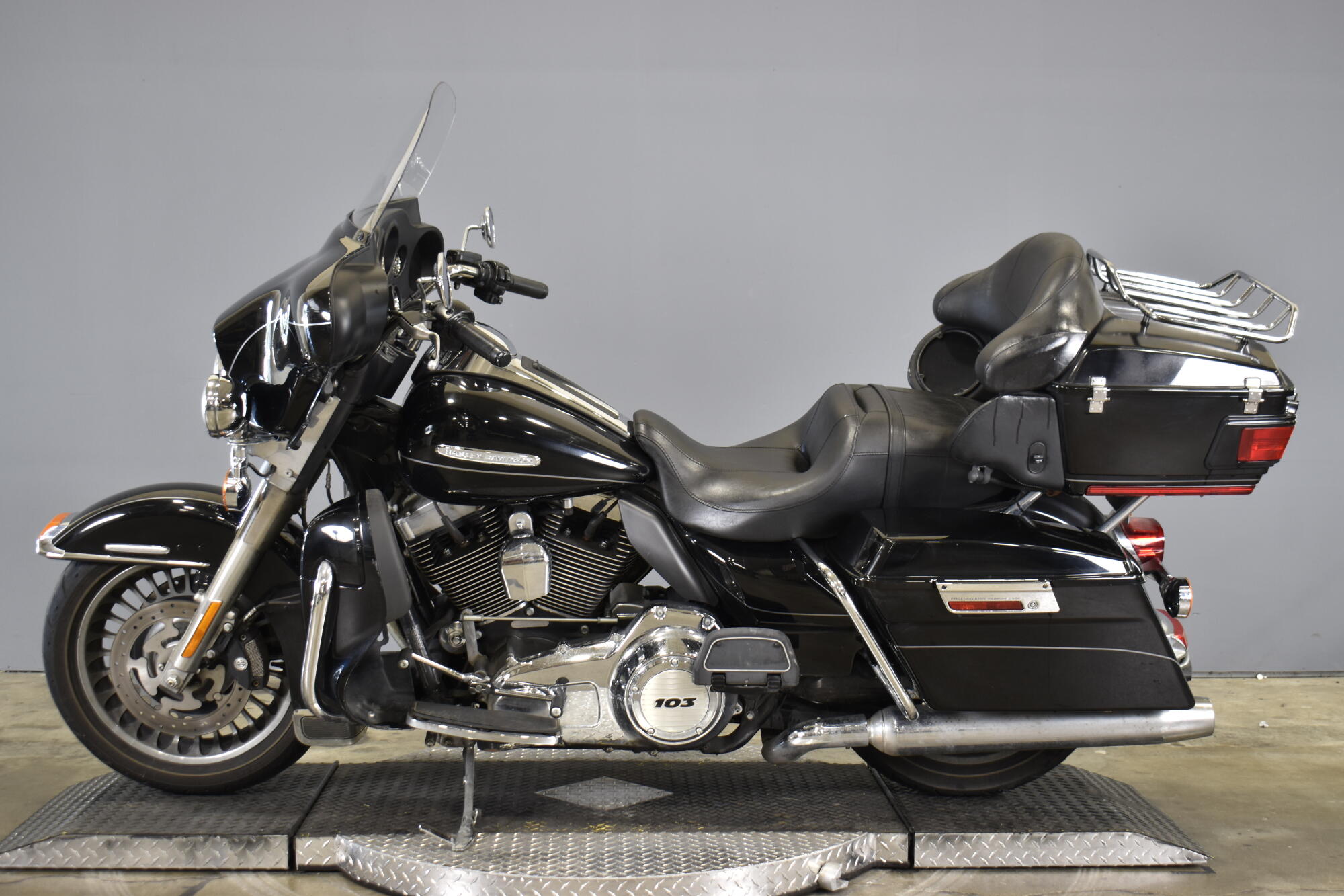 2013 Harley-Davidson® Electra Glide® Ultra Limited Black, photo 5
