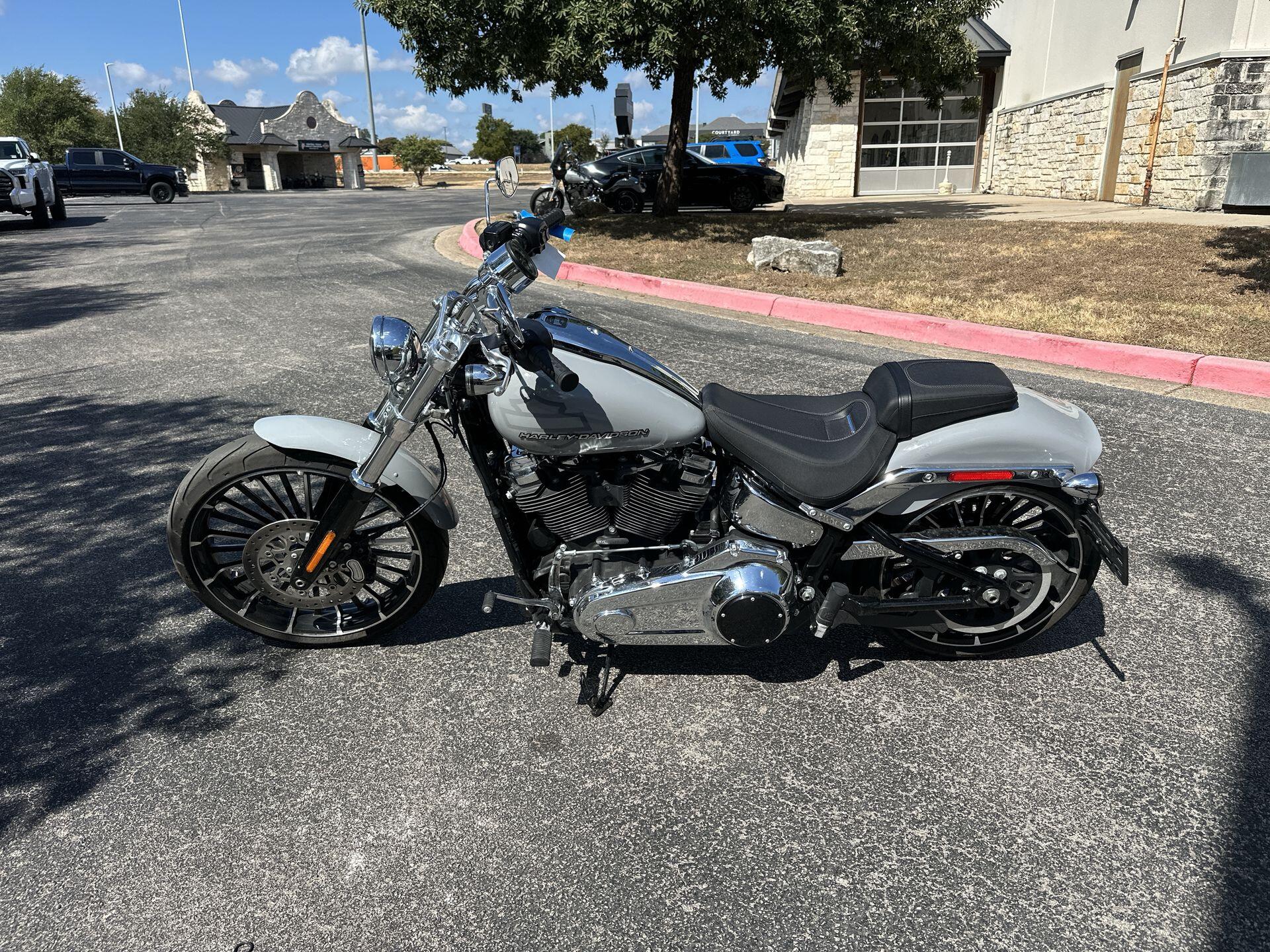 2025 Harley-Davidson® Breakout™ FXBR, photo 7