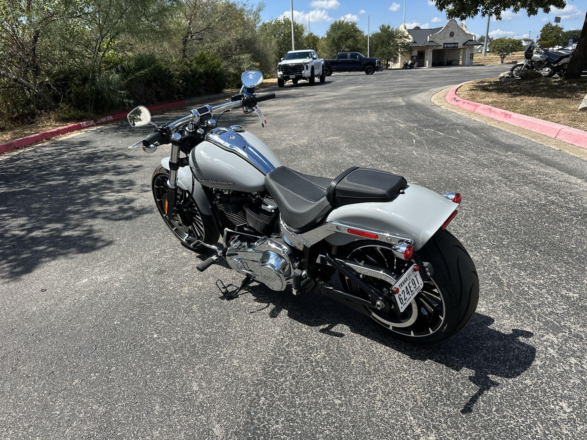 2024 Harley-Davidson® Breakout™ 117 FXBR, photo 8