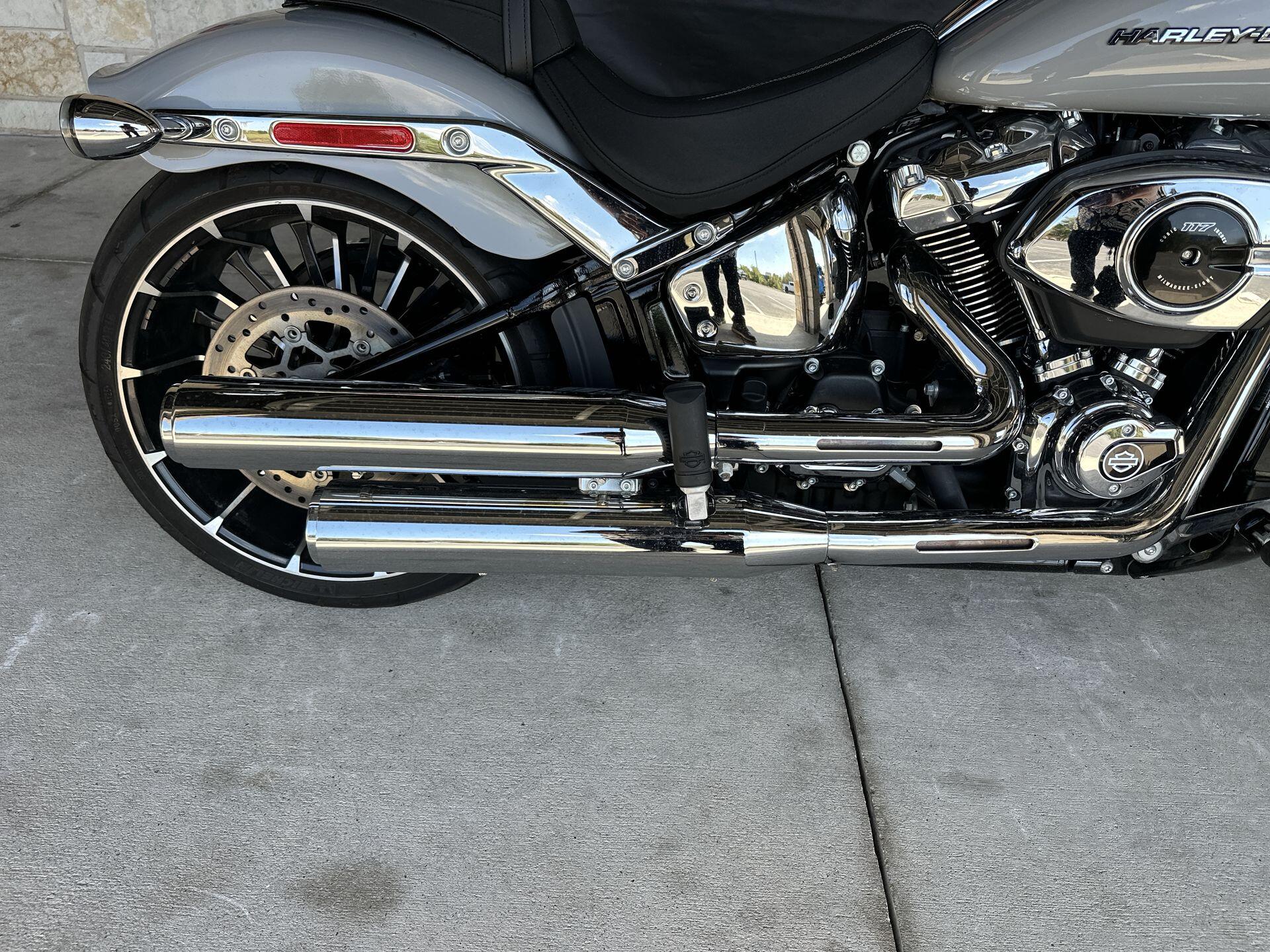 2025 Harley-Davidson® Breakout™ FXBR, photo 16