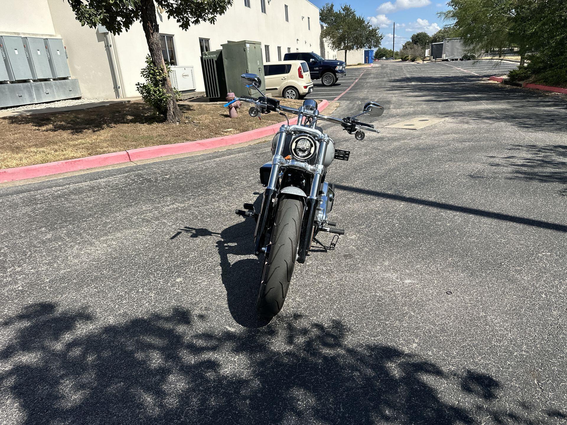 2025 Harley-Davidson® Breakout™ FXBR, photo 5