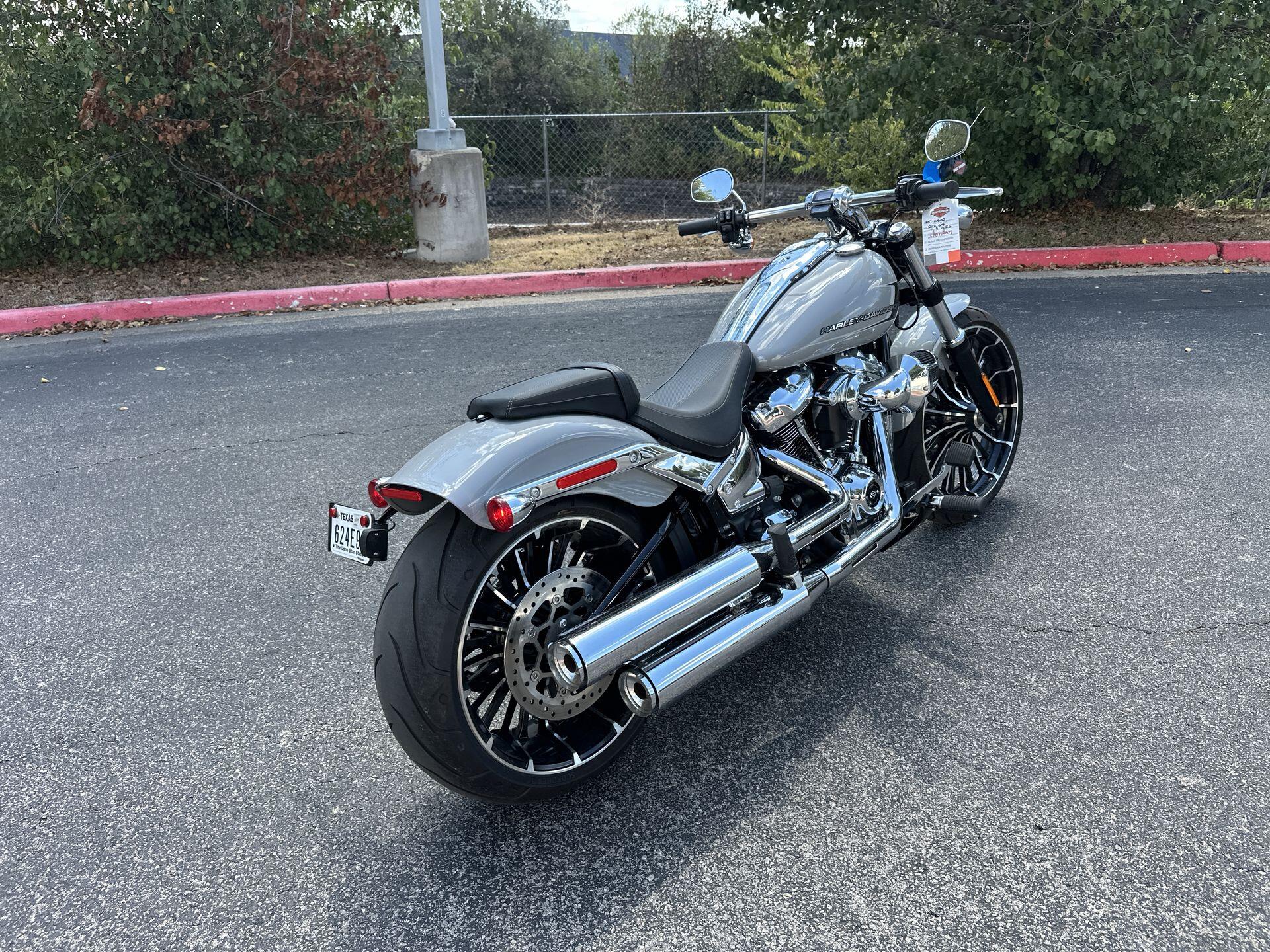 2024 Harley-Davidson® Breakout™ 117 FXBR, photo 10