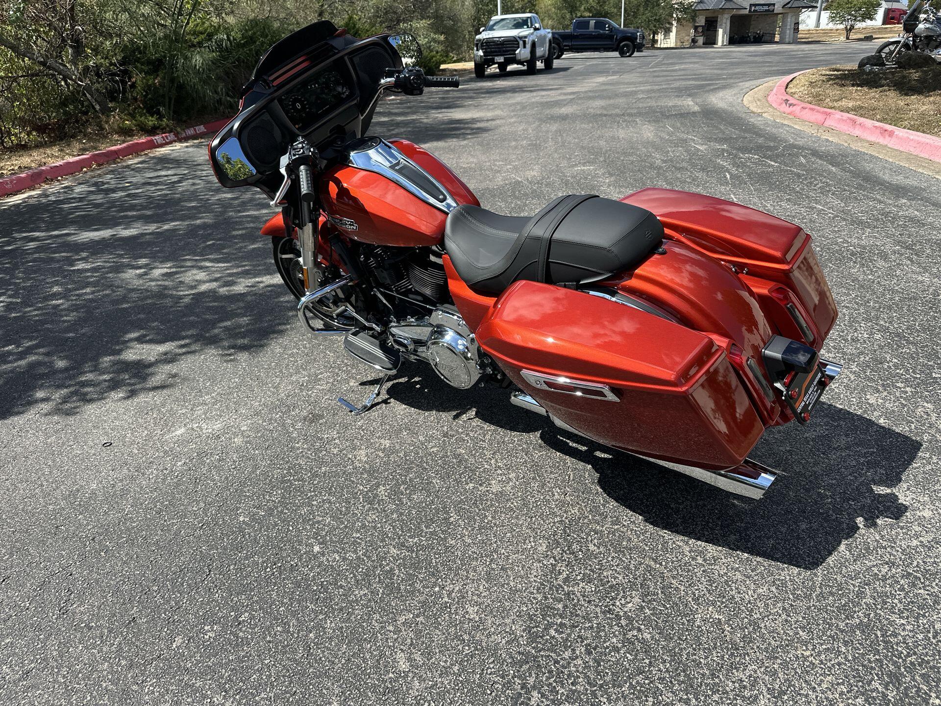 2024 Harley-Davidson® Street Glide® FLHX, photo 8