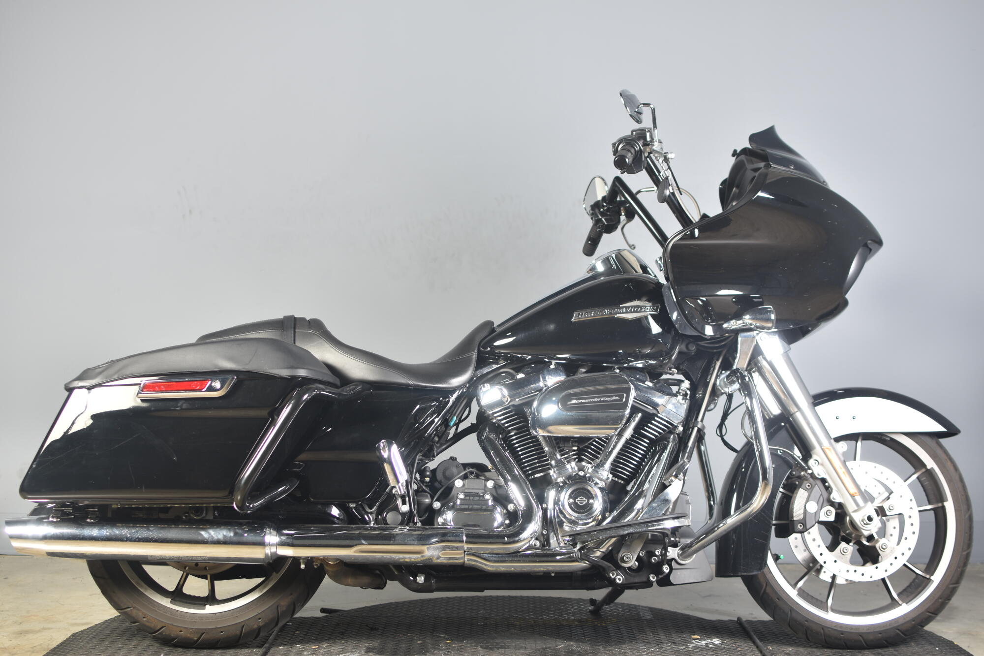 2024 Harley-Davidson® CVO™ Street Glide® FLHXSE | Old Glory Harley
