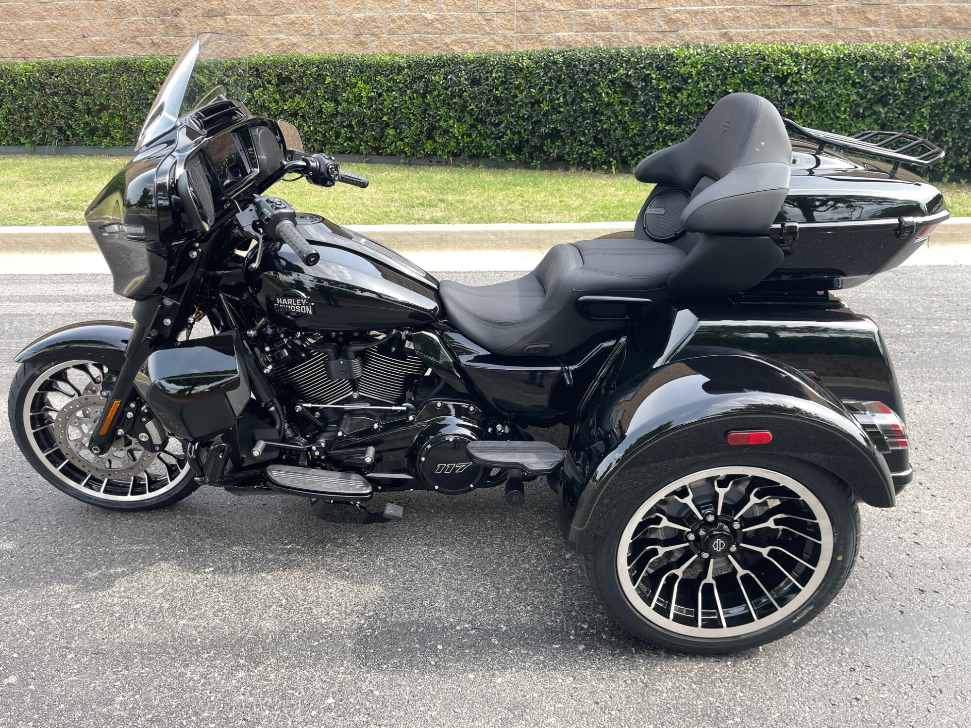2026 Harley-Davidson® Street Glide 3 Limited FLHLT, photo 9