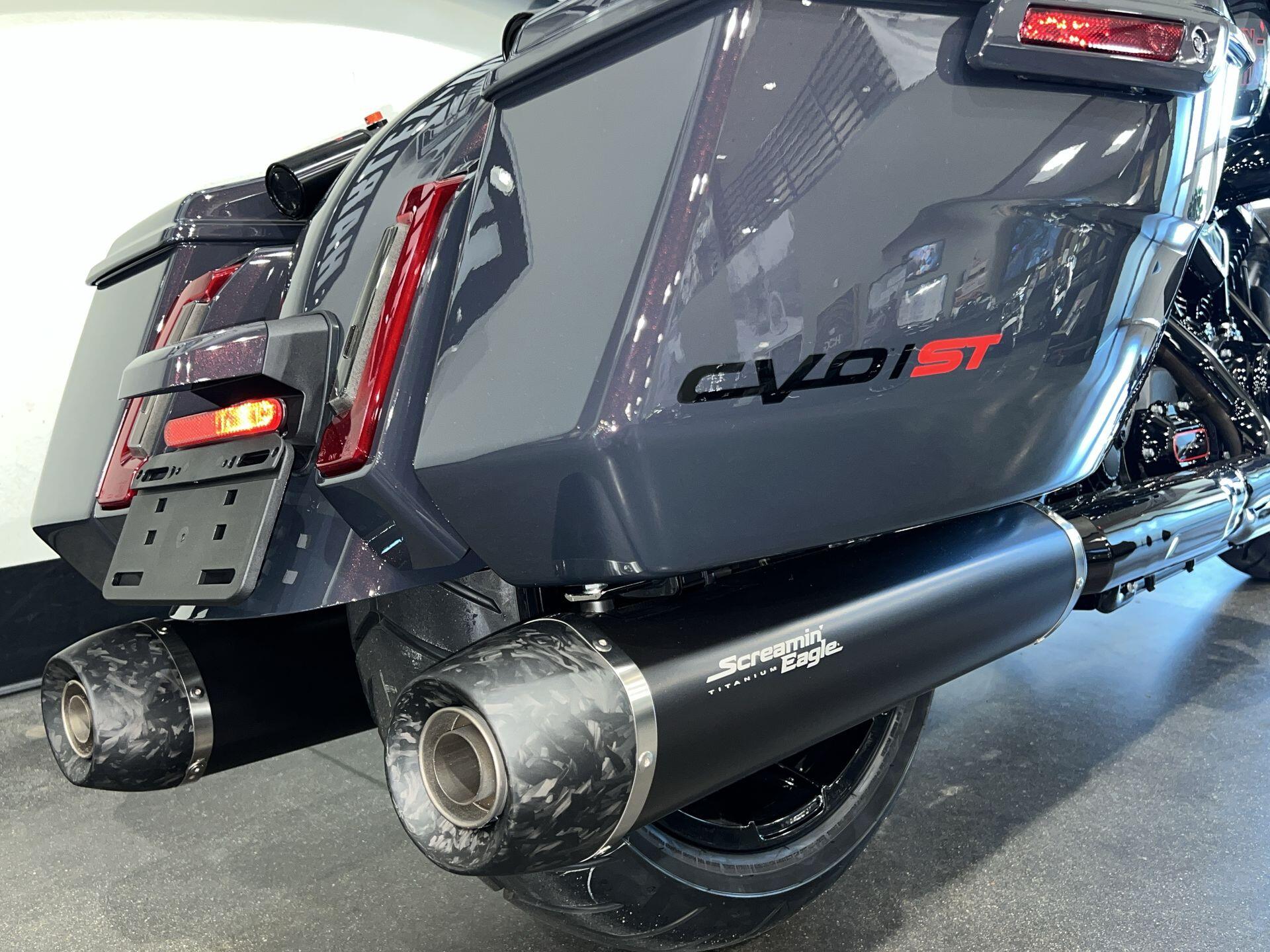 2026 Harley-Davidson® CVO Street Glide ST FLHXSTSE, photo 10