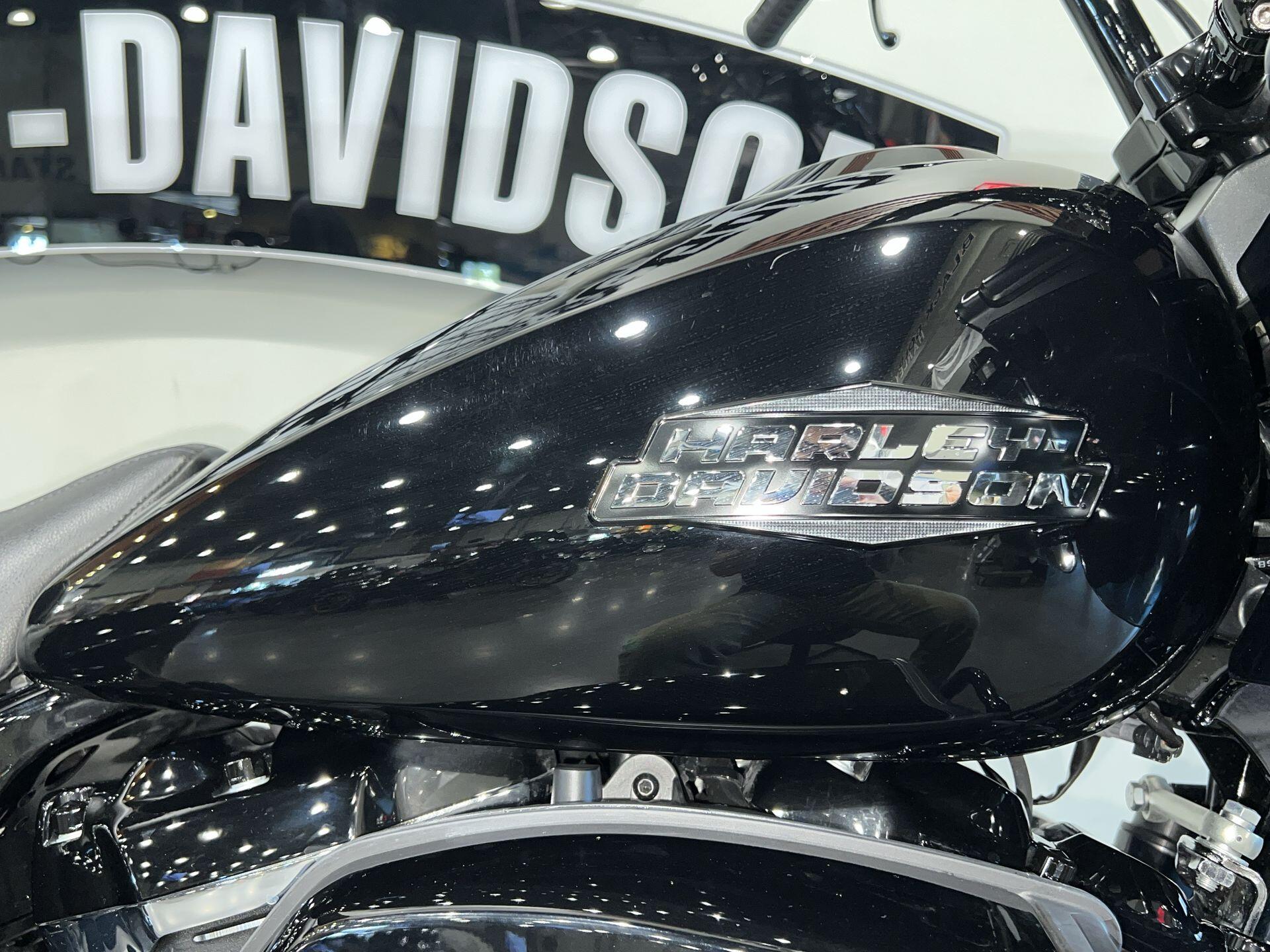 2025 Harley-Davidson® Road Glide™ FLTRX, photo 6