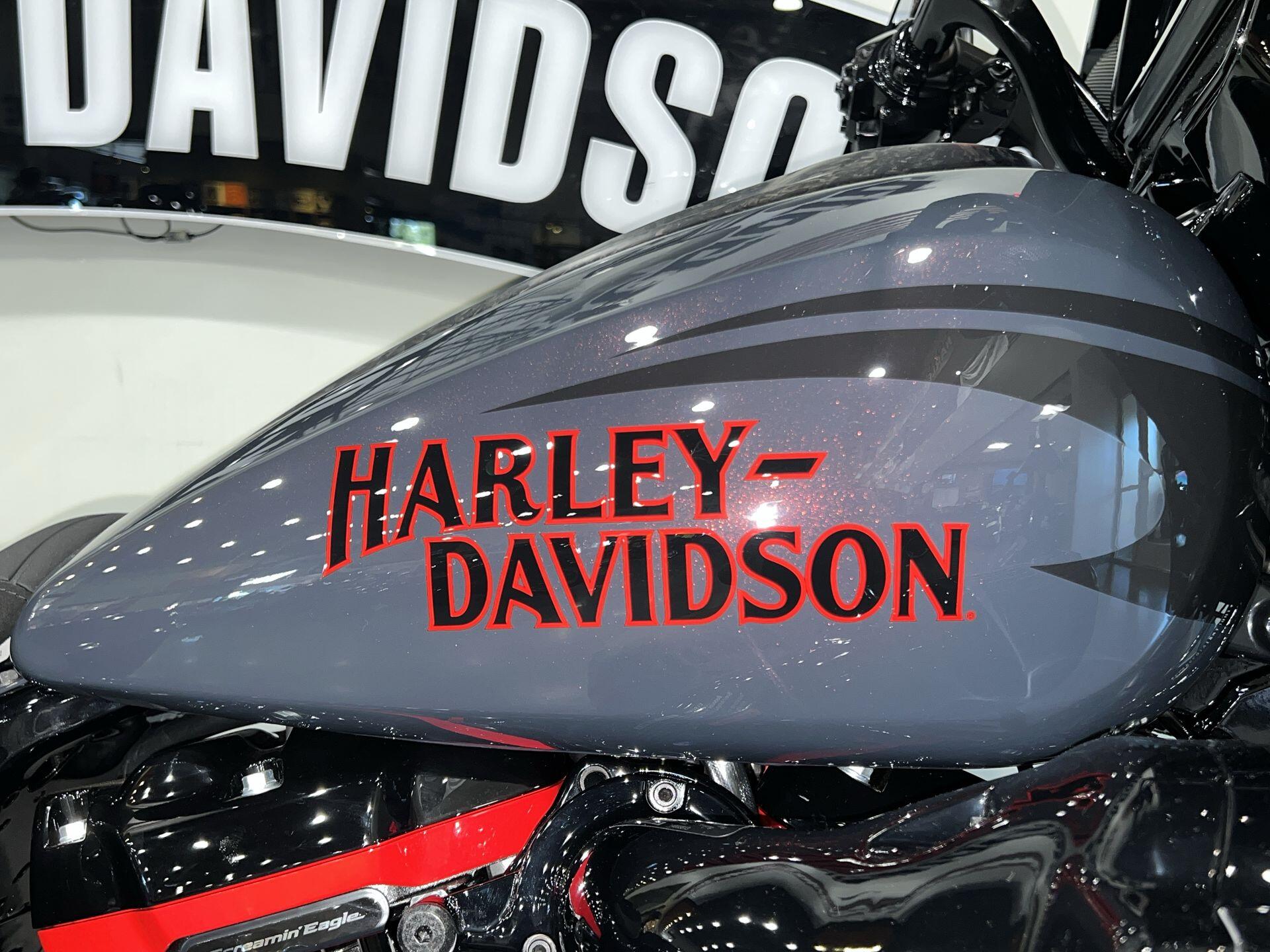 2026 Harley-Davidson® CVO Street Glide ST FLHXSTSE, photo 6