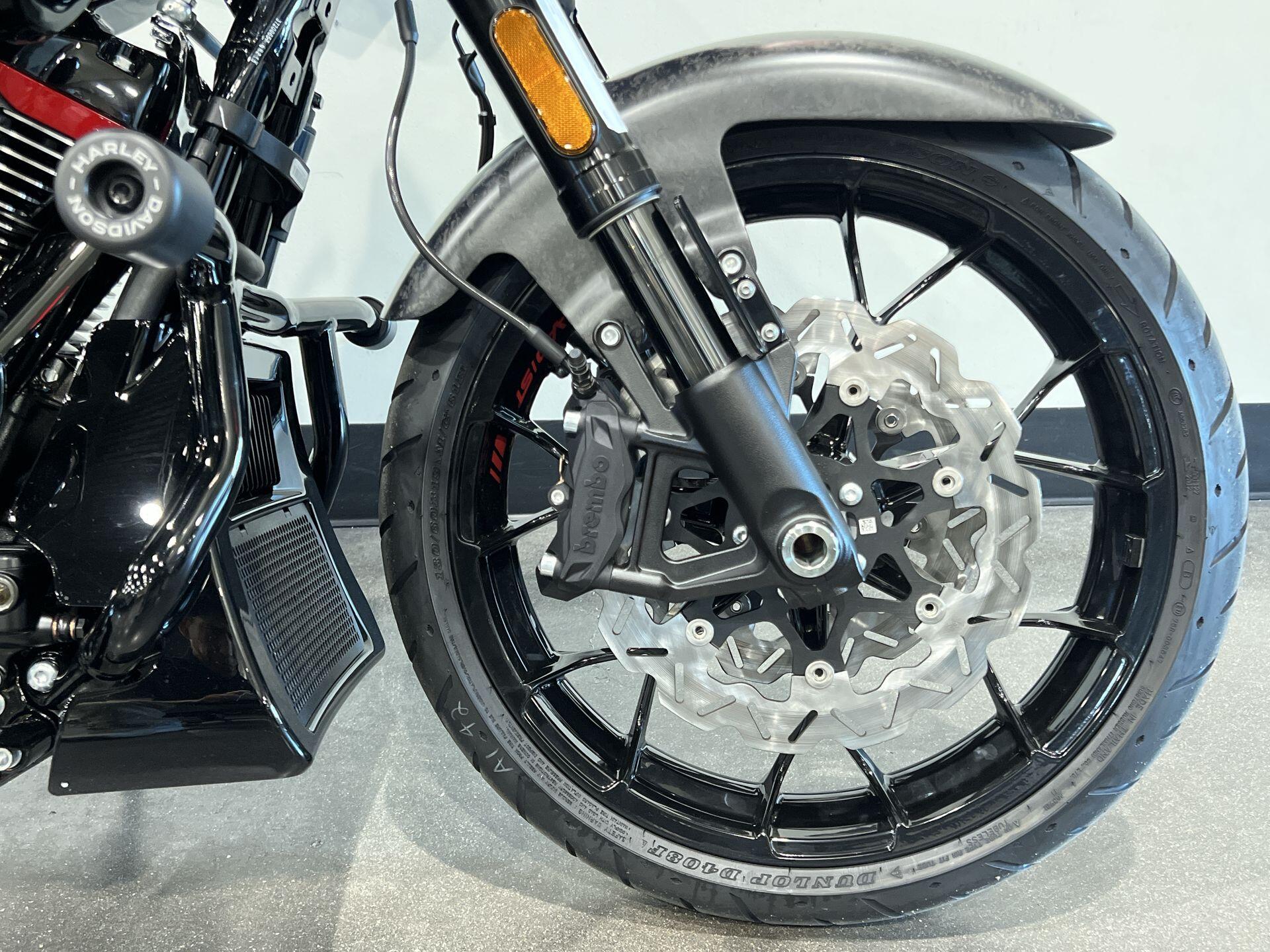 2026 Harley-Davidson® CVO Street Glide ST FLHXSTSE, photo 4
