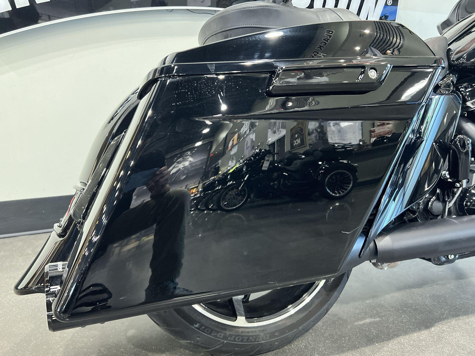 2025 Harley-Davidson® Road Glide™ FLTRX, photo 9