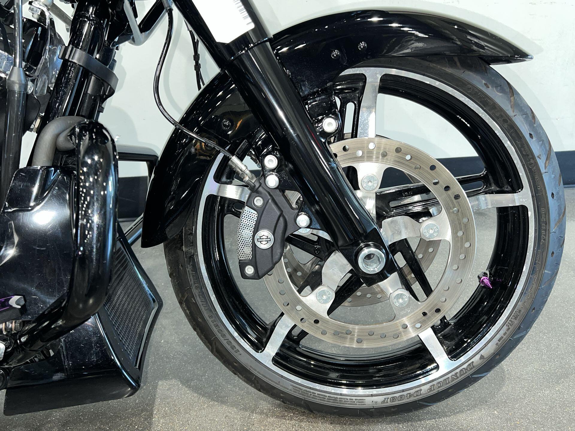 2025 Harley-Davidson® Road Glide™ FLTRX, photo 4