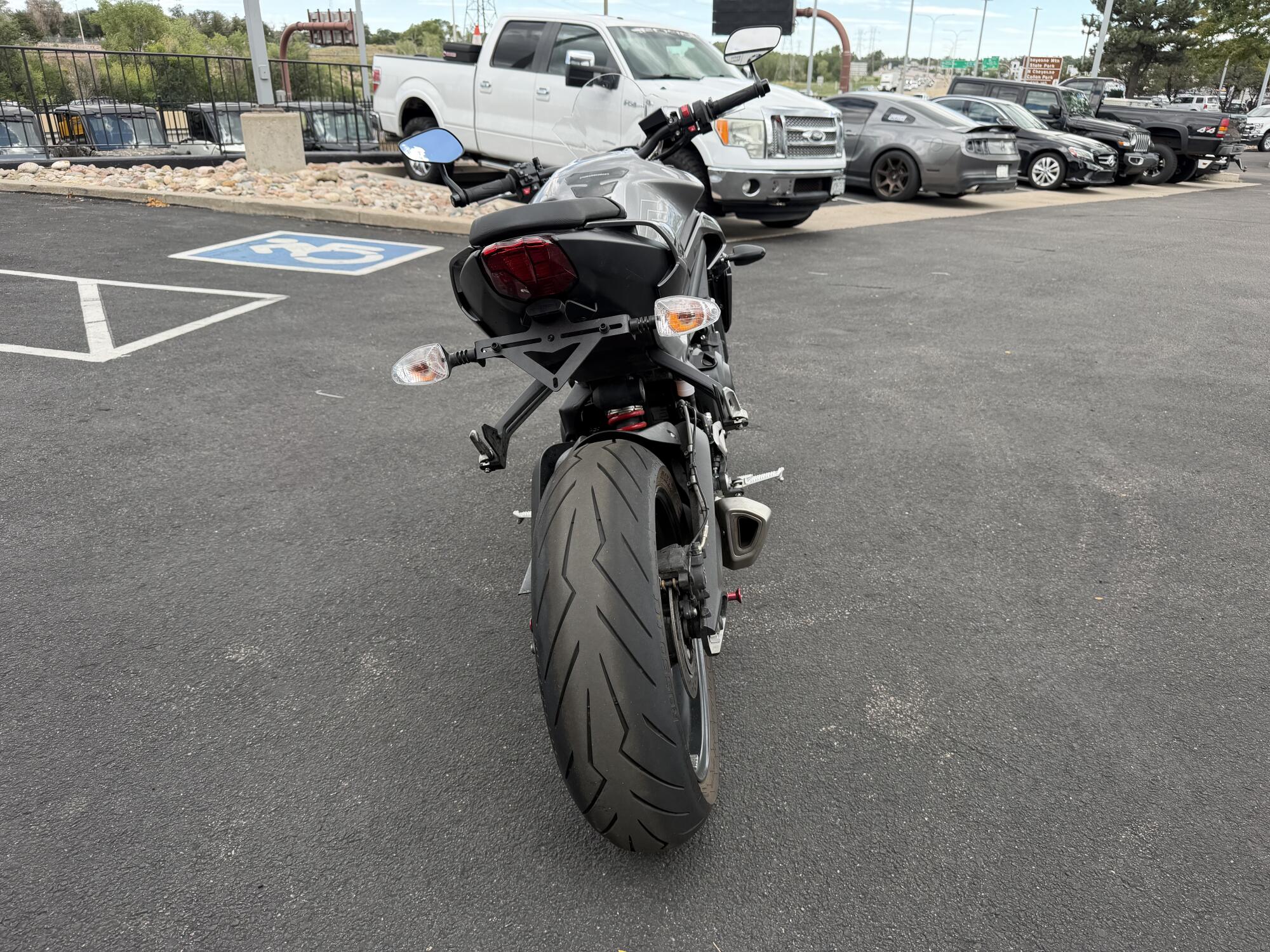 2024 Triumph Street Triple 765 R Silver Ice, photo 7