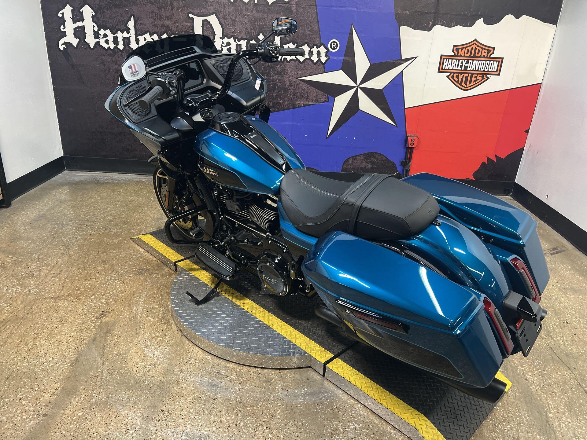 2026 Harley-Davidson® Road Glide® FLTRX, photo 3