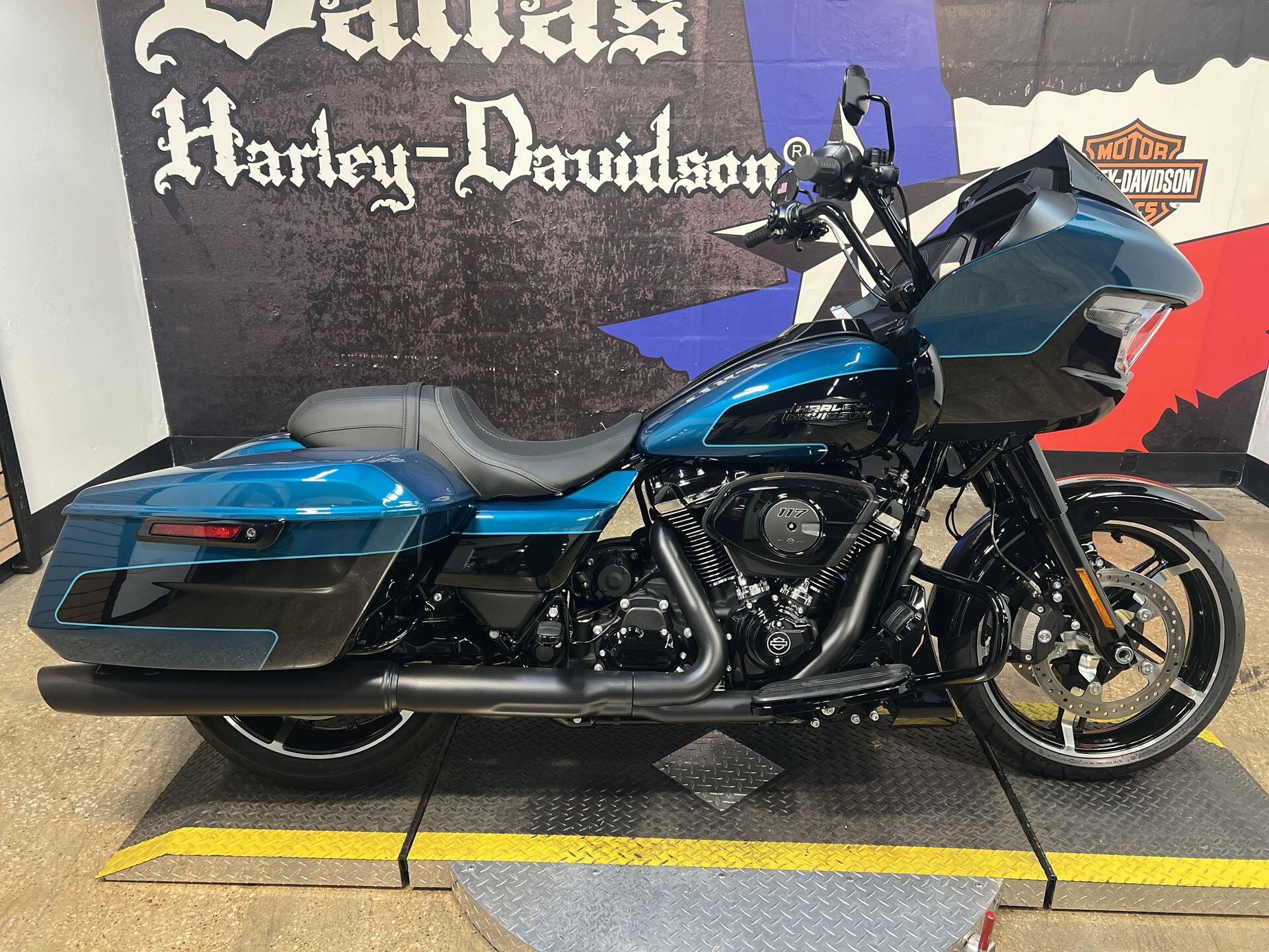 2026 Harley-Davidson® Road Glide® FLTRX, photo 8