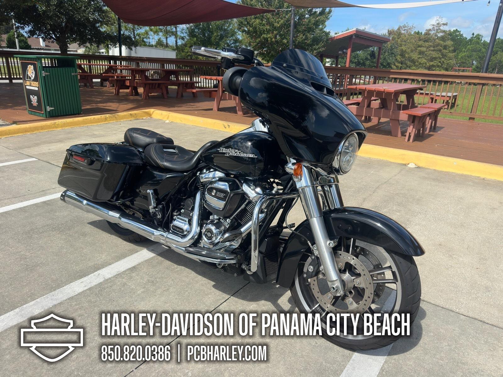 2018 Harley-Davidson® Street Glide®, photo 11