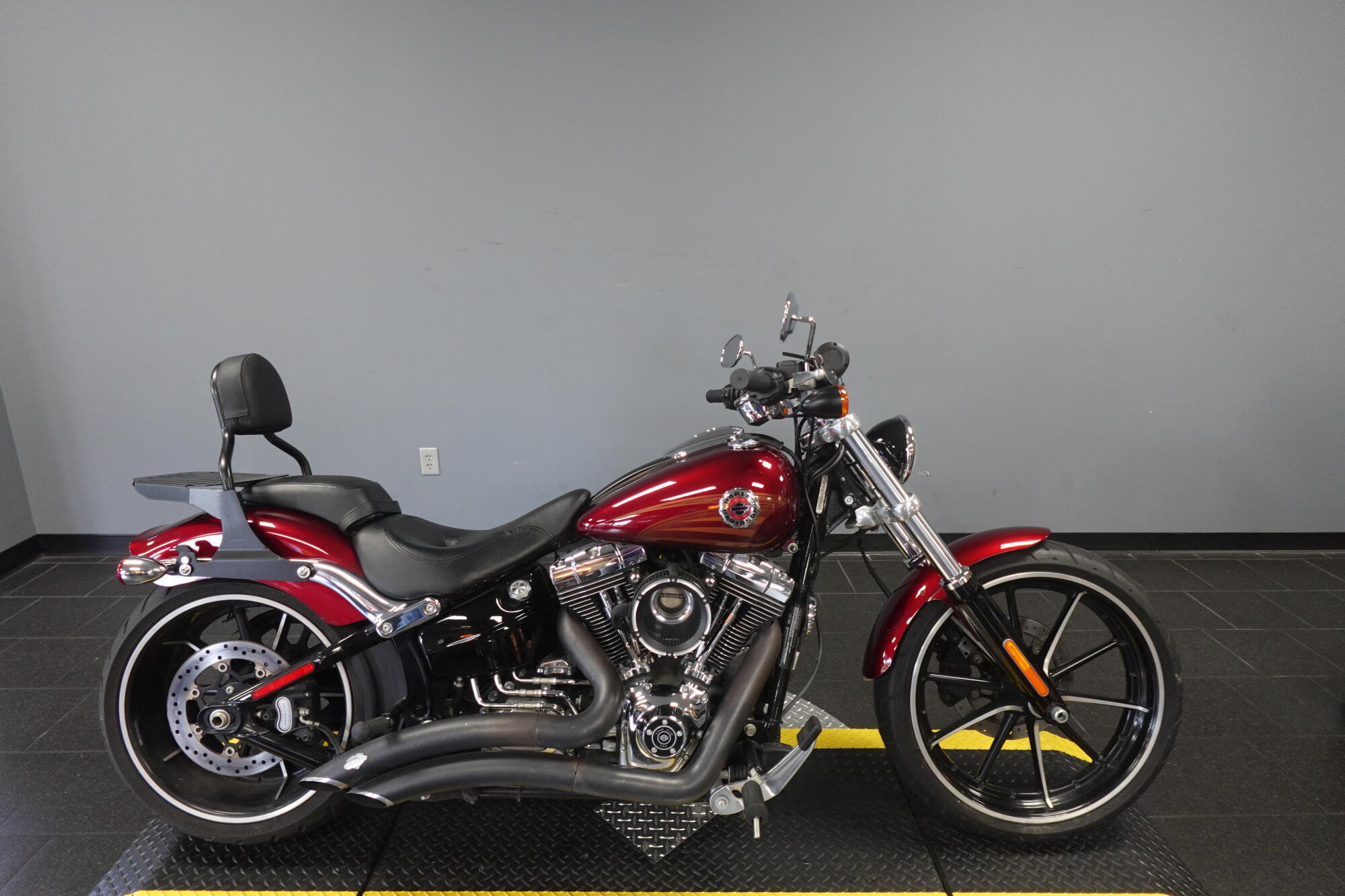 2016 Harley-Davidson® Breakout® FXSB
