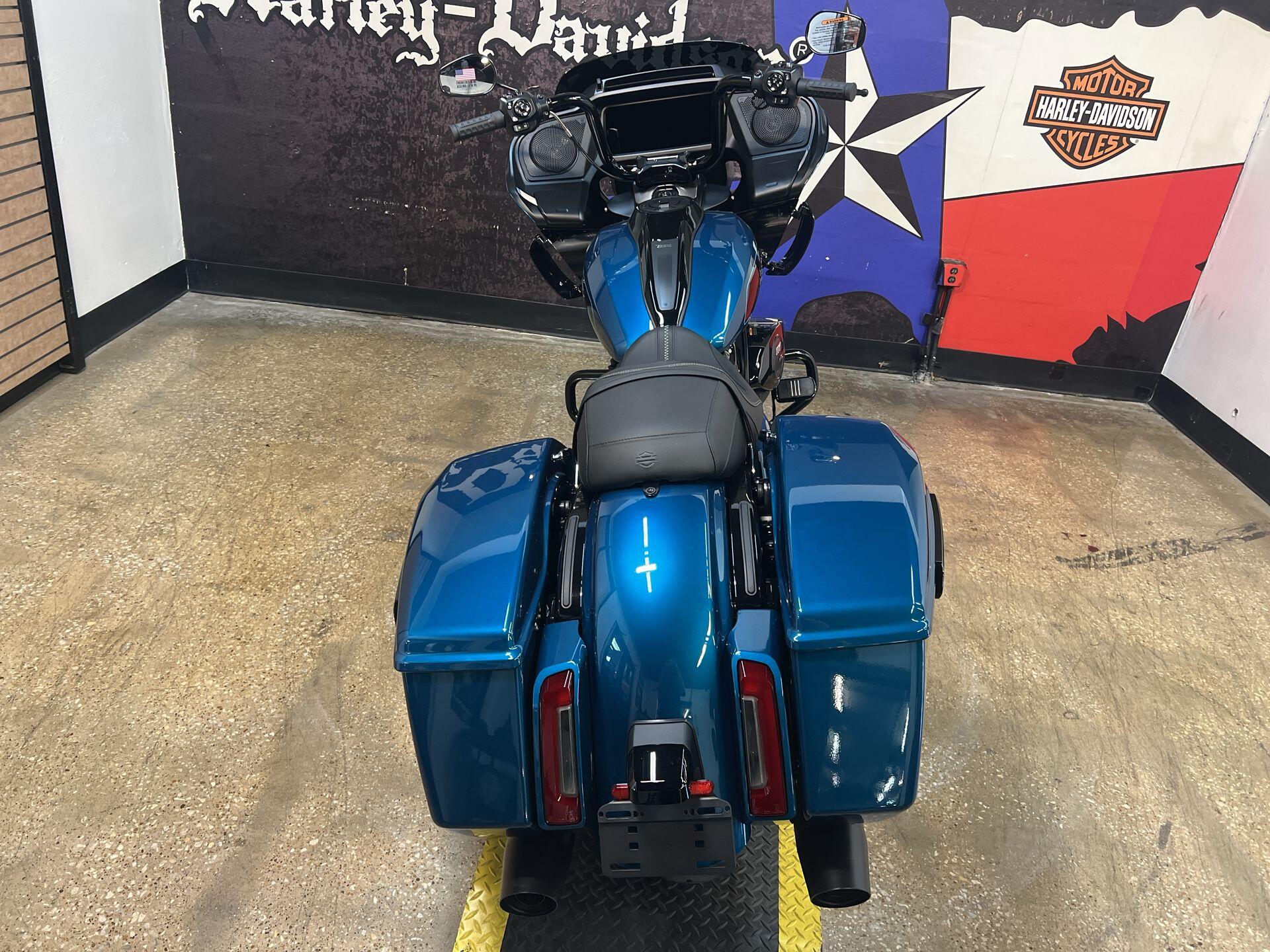 2026 Harley-Davidson® Road Glide® FLTRX, photo 10