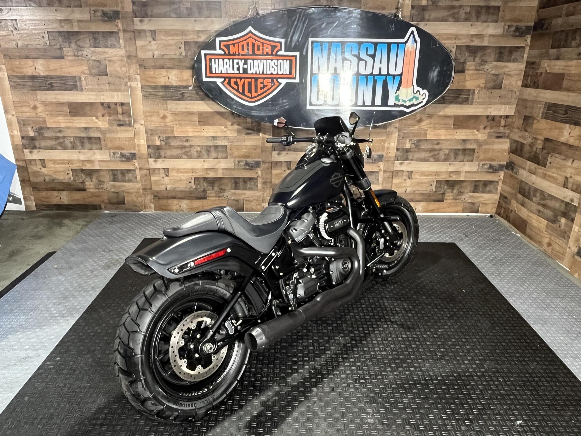 2019 Harley-Davidson® Fat Bob® 114 Black Denim, photo 7